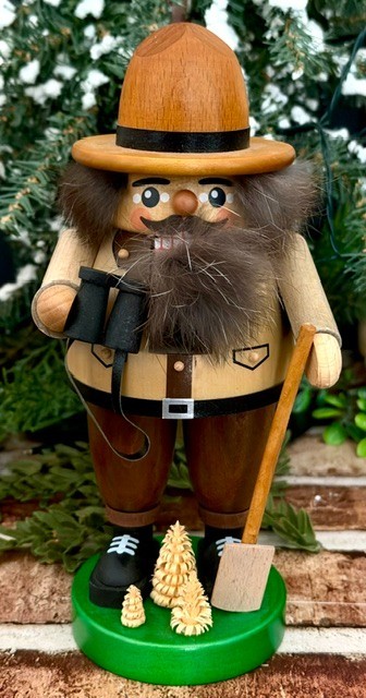 ERZGEBIRGISCHE GERMANY RICHARD GLASSER CHUBBY FOREST RANGER GRAY HAIR NUTCRACKER