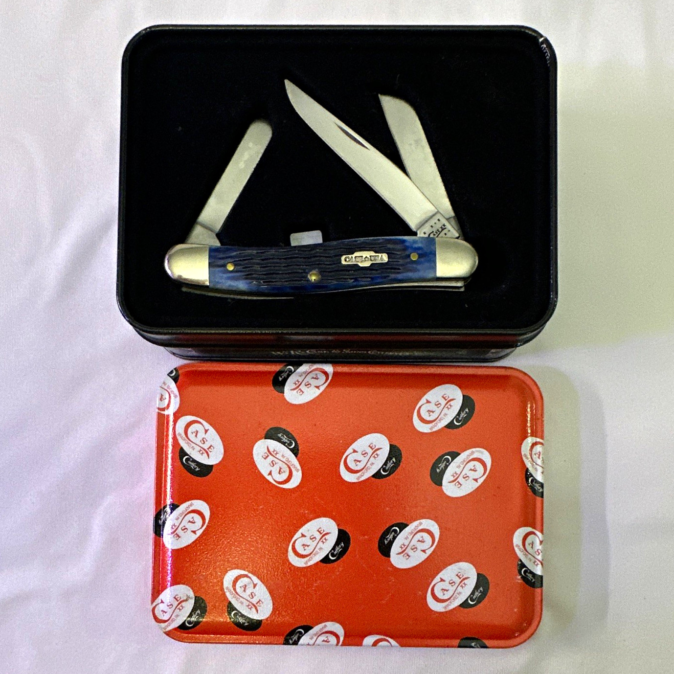 W.R. Case & Sons Blue Jigged Bone 3-Blade SS Stockman Pocketknife w/ Tin Box W.R. Case & Sons Blue Jigged Bone 3-Blade SS Stockman Pocketknife w/ Tin Box
