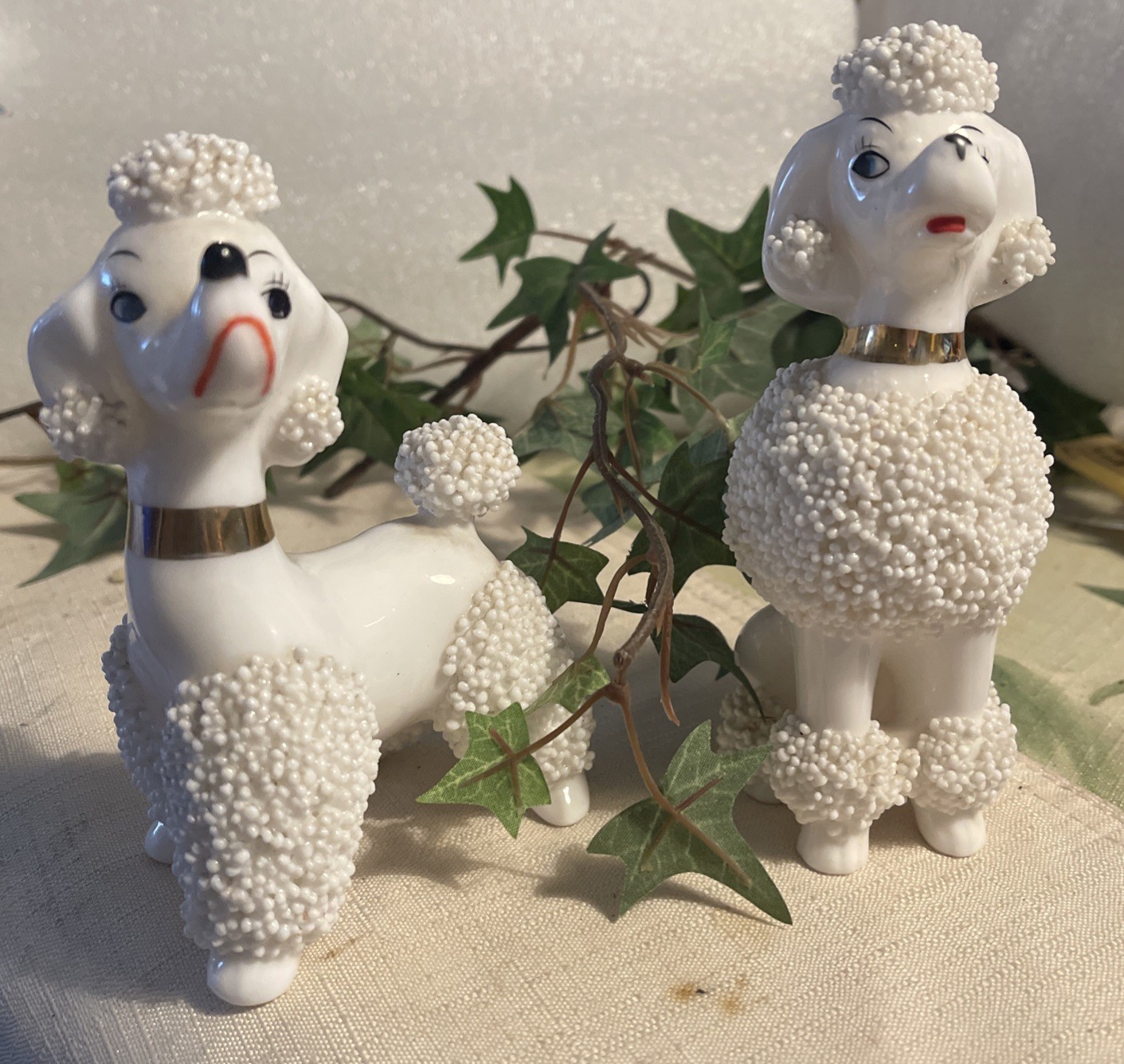 LEFTON MR. MRS. POODLE White Porcelain GOld Collar Dogs 5" (FLAW) LEFTON MR. MRS. POODLE White Porcelain GOld Collar Dogs 5" (FLAW)