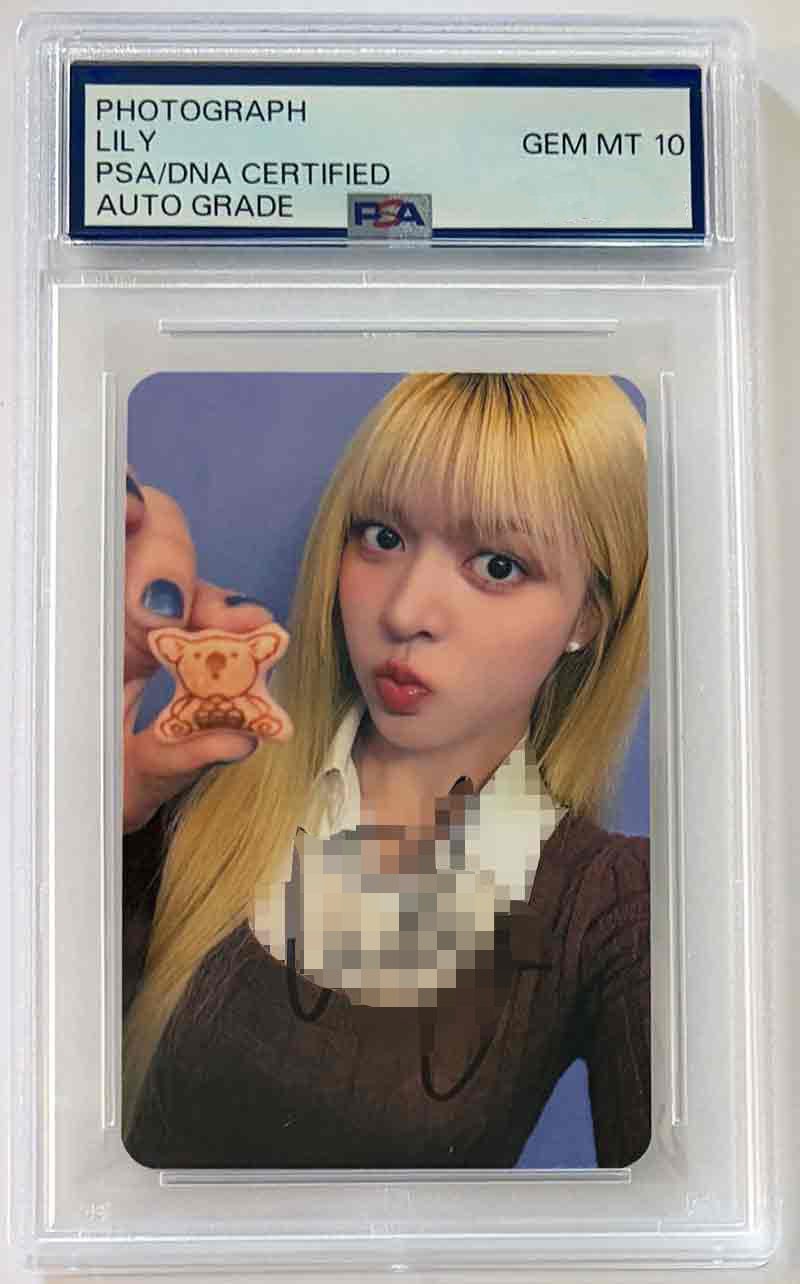 LILY NMIXX HAND-SIGNED PHOTOCARD PSA/DNA CERTIFIED AND AUTHENTICATED PSA 10 LILY NMIXX HAND-SIGNED PHOTOCARD PSA/DNA CERTIFIED AND AUTHENTICATED PSA 10