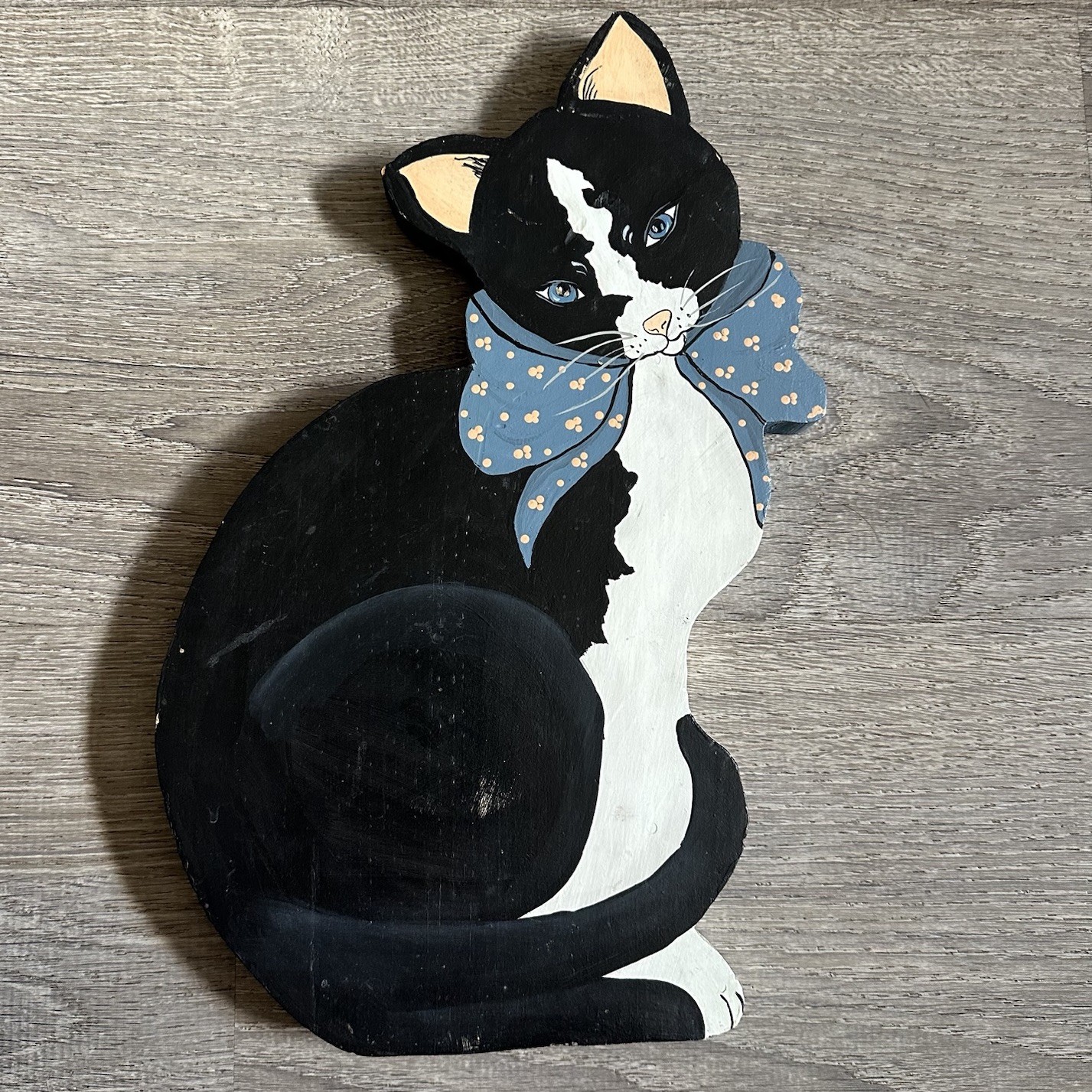 VTG Hand Painted Wood Black & White Cat Figurine Halloween Cotagecore Decor VTG Hand Painted Wood Black & White Cat Figurine Halloween Cotagecore Decor