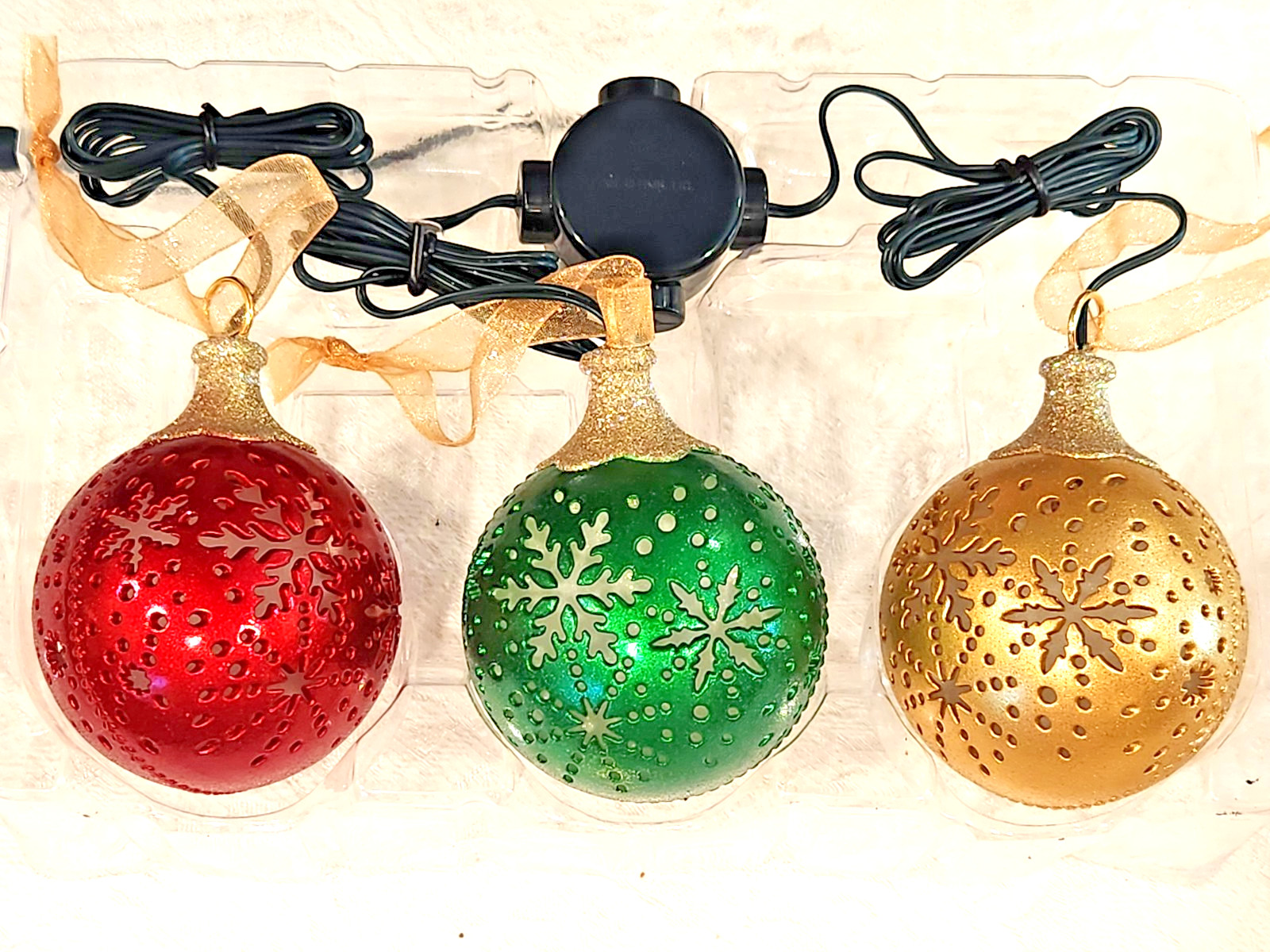 Set of 3 HALLMARK - Illuminations Snowflake Snowballs Christmas Ornaments - NIB Set of 3 HALLMARK - Illuminations Snowflake Snowballs Christmas Ornaments - NIB