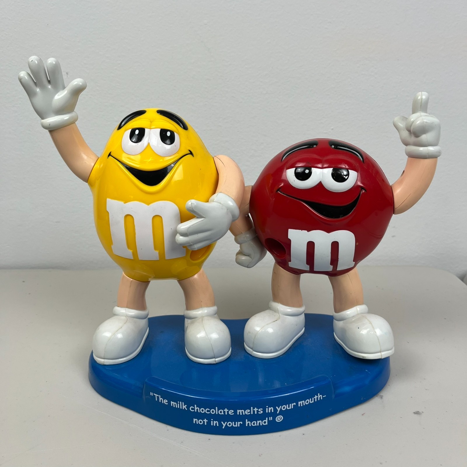 M&M’s Waving Red & Yellow Candy Dispenser Limited Milk Chocolate Melts #2 M&M’s Waving Red & Yellow Candy Dispenser Limited Milk Chocolate Melts #2
