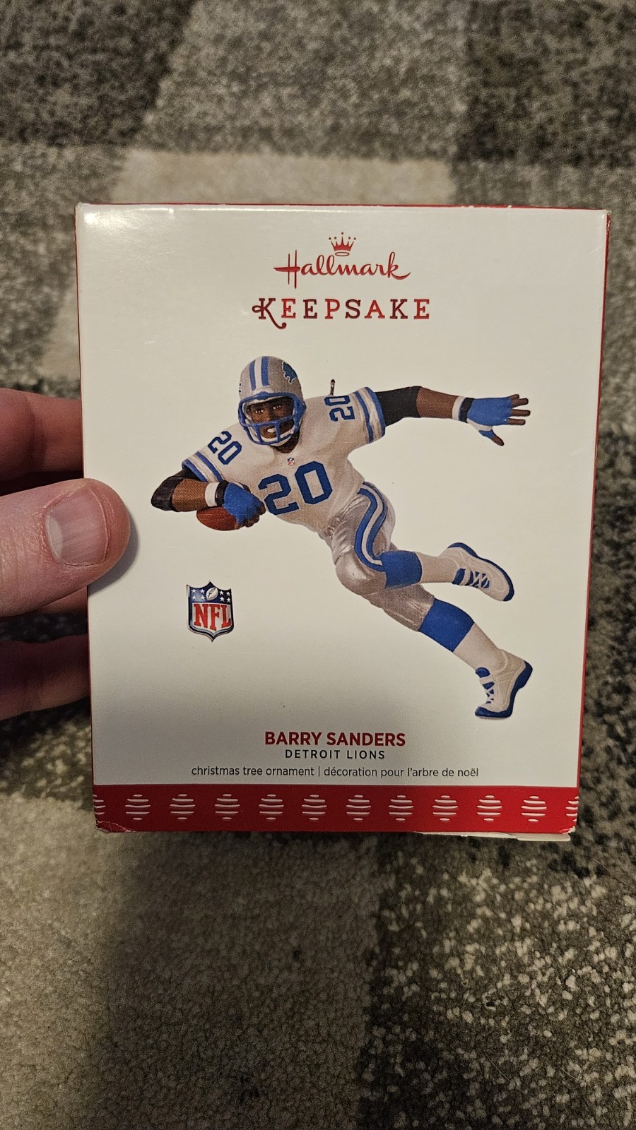 2017 Hallmark Keepsake BARRY SANDERS Detroit Lions FOOTBALL NFL Ornament HOF 2017 Hallmark Keepsake BARRY SANDERS Detroit Lions FOOTBALL NFL Ornament HOF