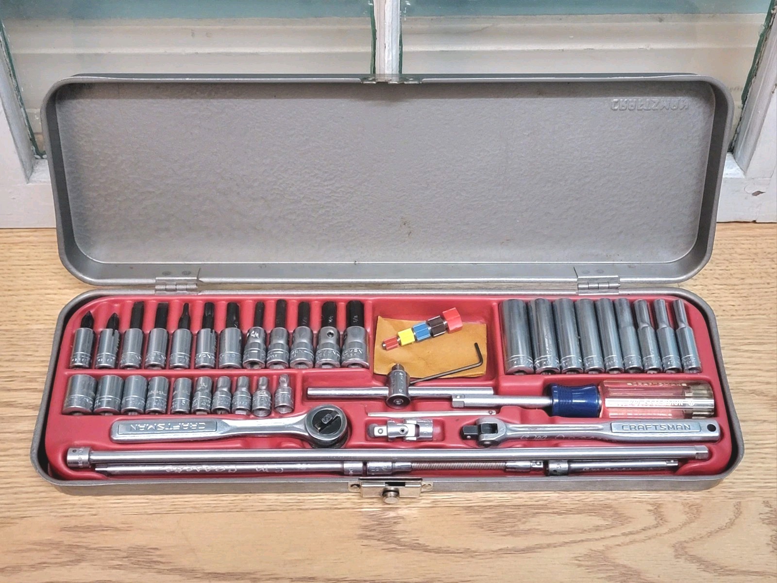 Vintage Craftsman 44392 -V- Code 1/4" Drive RHFT Ratchet Socket Set Complete
