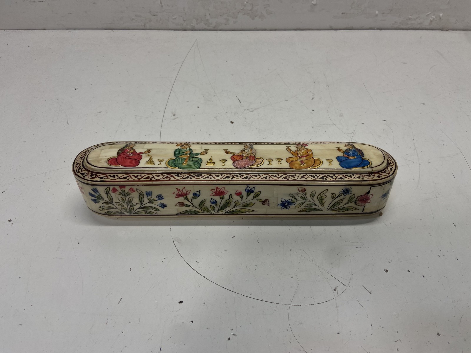 Vintage Bone-Tone Inlay Pen Box Hand Painted Mughal Figures Indo Style Vintage Bone-Tone Inlay Pen Box Hand Painted Mughal Figures Indo Style