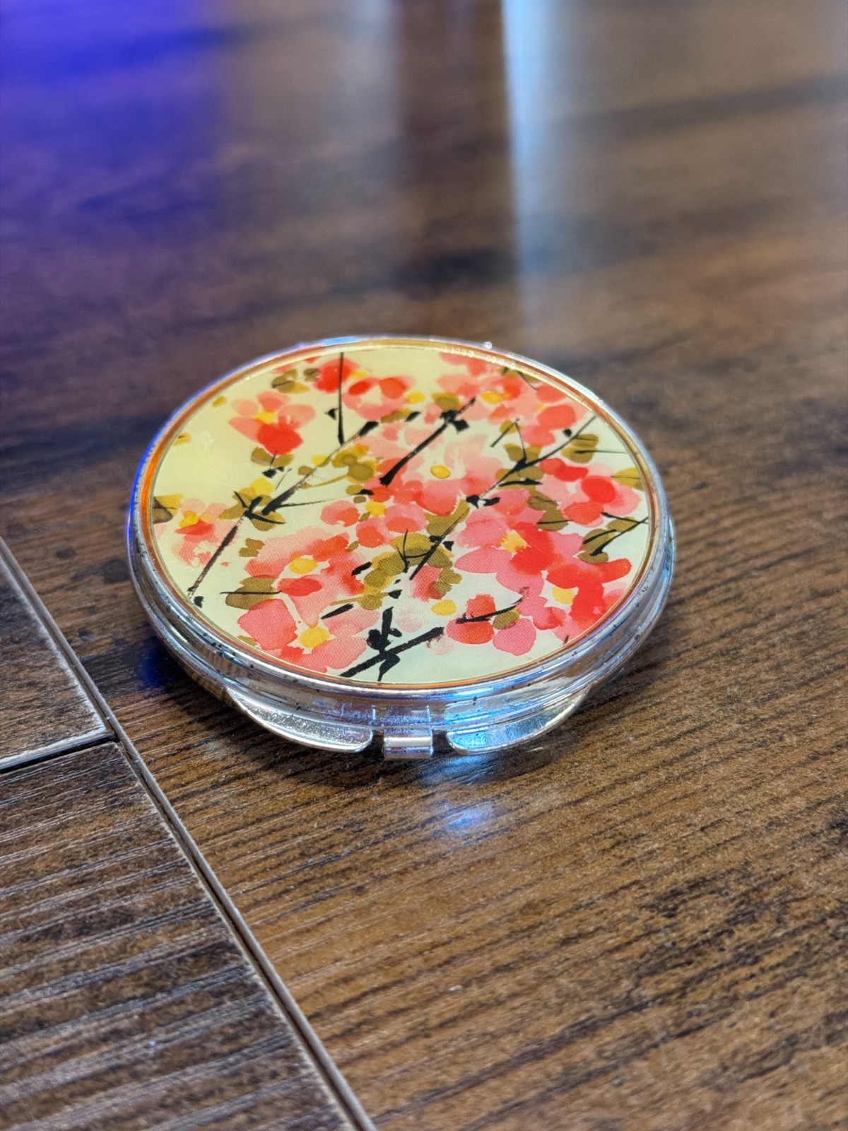 Rare VTG Vera Neumann Double Sided Mirror Compact Signed ~ Excellent Cond. Rare VTG Vera Neumann Double Sided Mirror Compact Signed ~ Excellent Cond.