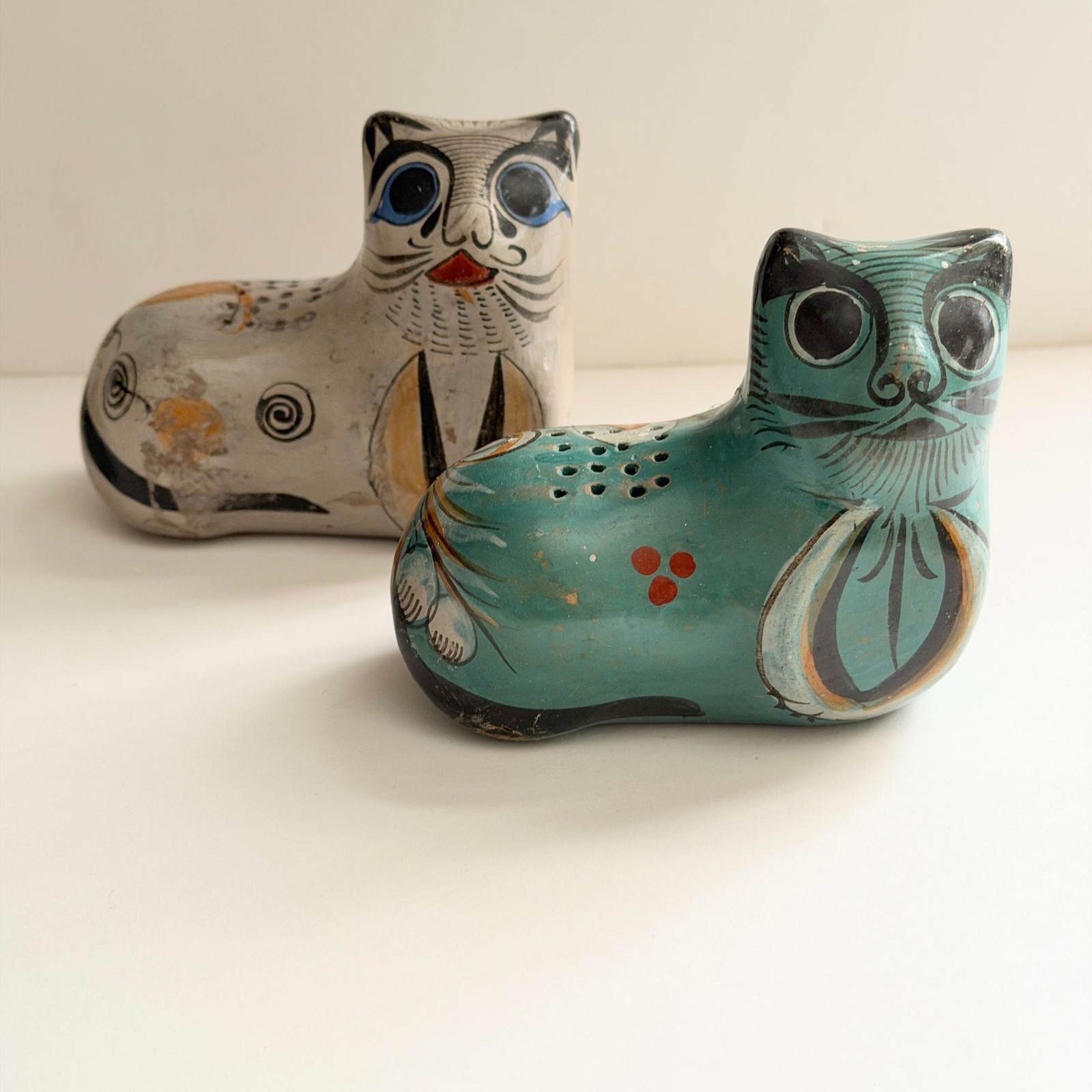 Vintage Set of Two Cat Figurines Tonala Mexico Folk Art Pottery 4 x 3.5" Signed 