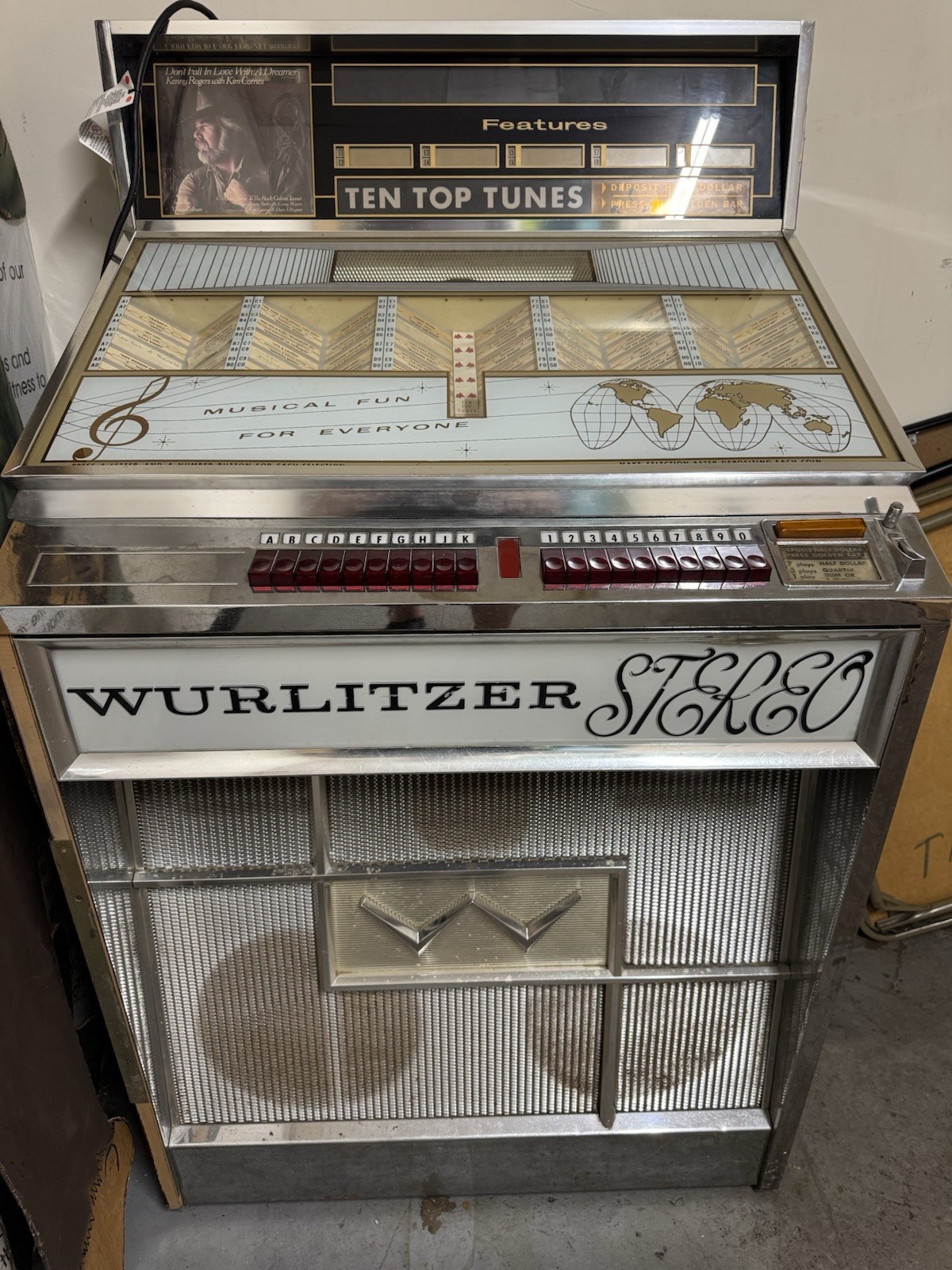 Wurlitzer Stereo Jukebox Machine with “Ten Top Tunes” Header Wurlitzer Stereo Jukebox Machine with “Ten Top Tunes” Header