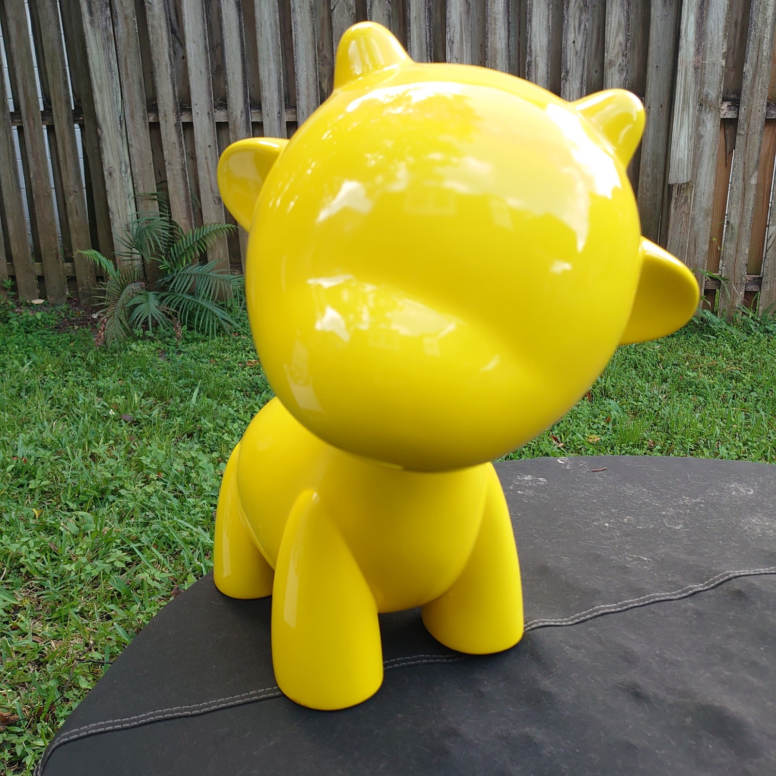 MunnyWorld Raffy Kidrobot Store Display 16" Large Yellow Art Figure MunnyWorld Raffy Kidrobot Store Display 16" Large Yellow Art Figure