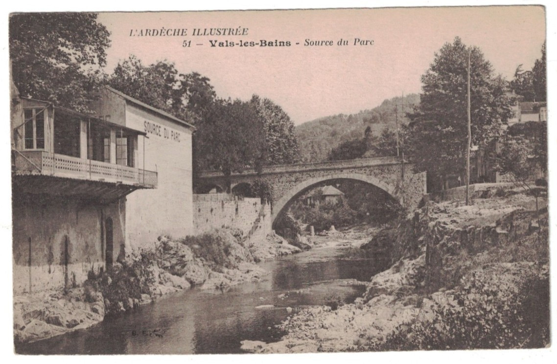 2 ANTIQUE 1910 SOURCE DU PARC VALS-LES-BAINS FRANCE POSTCARD 2 ANTIQUE 1910 SOURCE DU PARC VALS-LES-BAINS FRANCE POSTCARD