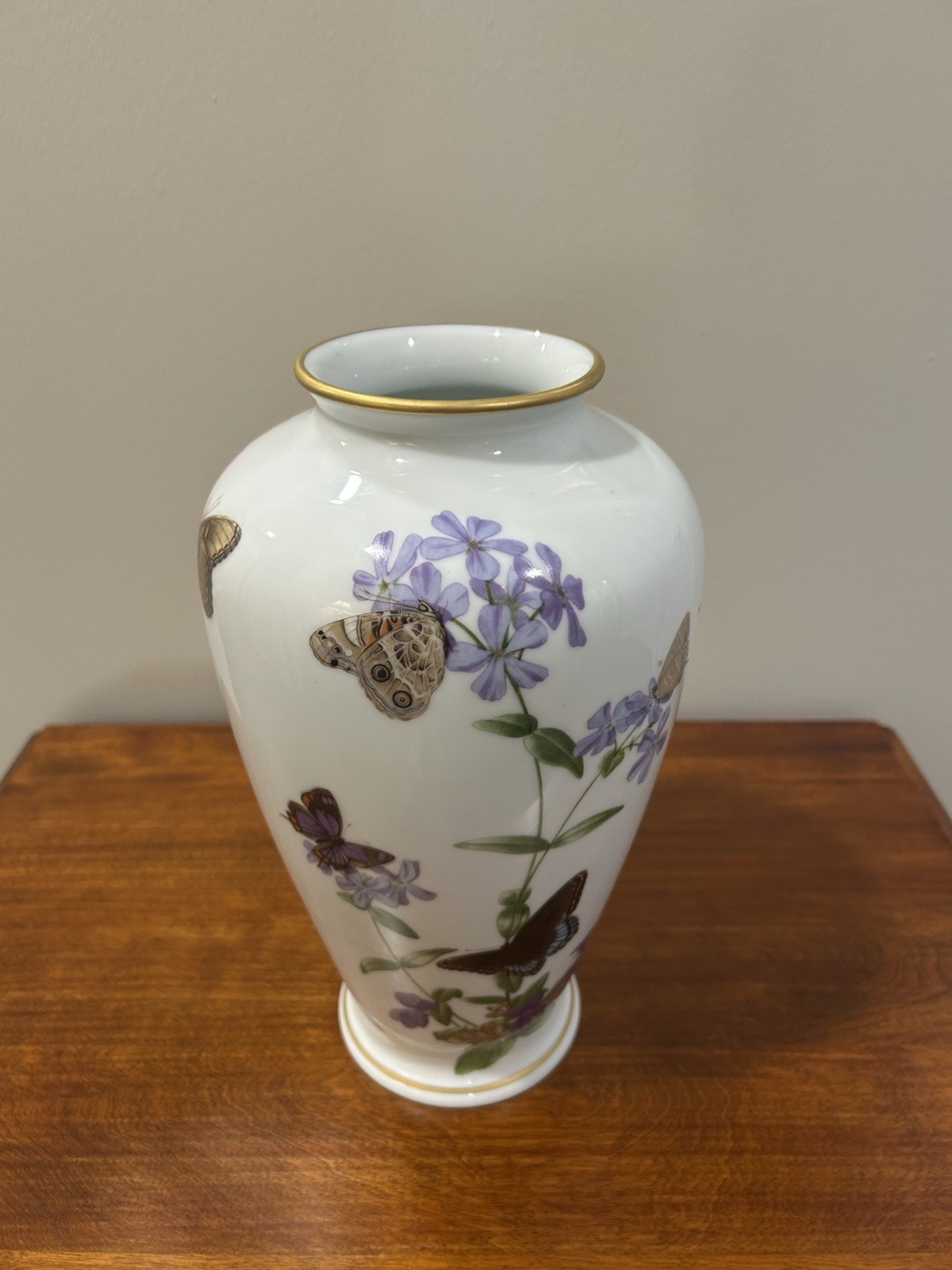 Vintage 1981 Franklin The Meadowland Butterfly Vase John Wilkinson Japan 11" Vintage 1981 Franklin The Meadowland Butterfly Vase John Wilkinson Japan 11"