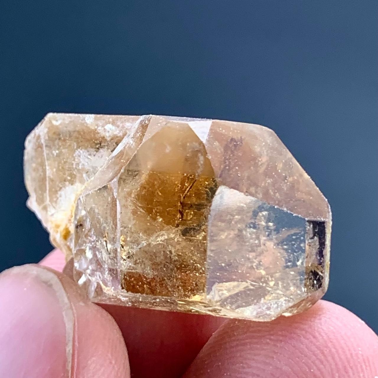 44 Cts Terminated Natural Topaz Crystal From Pakistan 44 Cts Terminated Natural Topaz Crystal From Pakistan