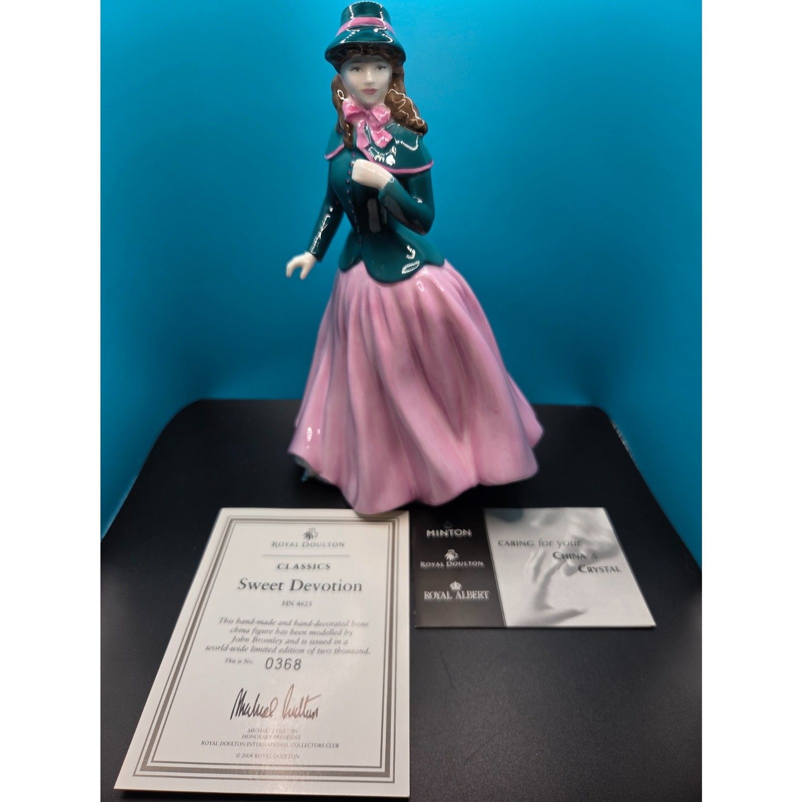 Royal Doulton HN4625 "Sweet Devotion" Figurine John Bromley Ltd Ed 2004 Royal Doulton HN4625 "Sweet Devotion" Figurine John Bromley Ltd Ed 2004