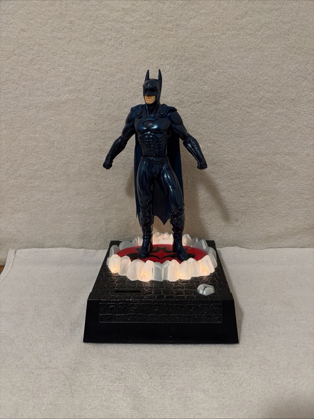 Vintage Thinkway Batman 1997 Talking Animated Coin Bank WORKS READ DESC Vintage Thinkway Batman 1997 Talking Animated Coin Bank WORKS READ DESC