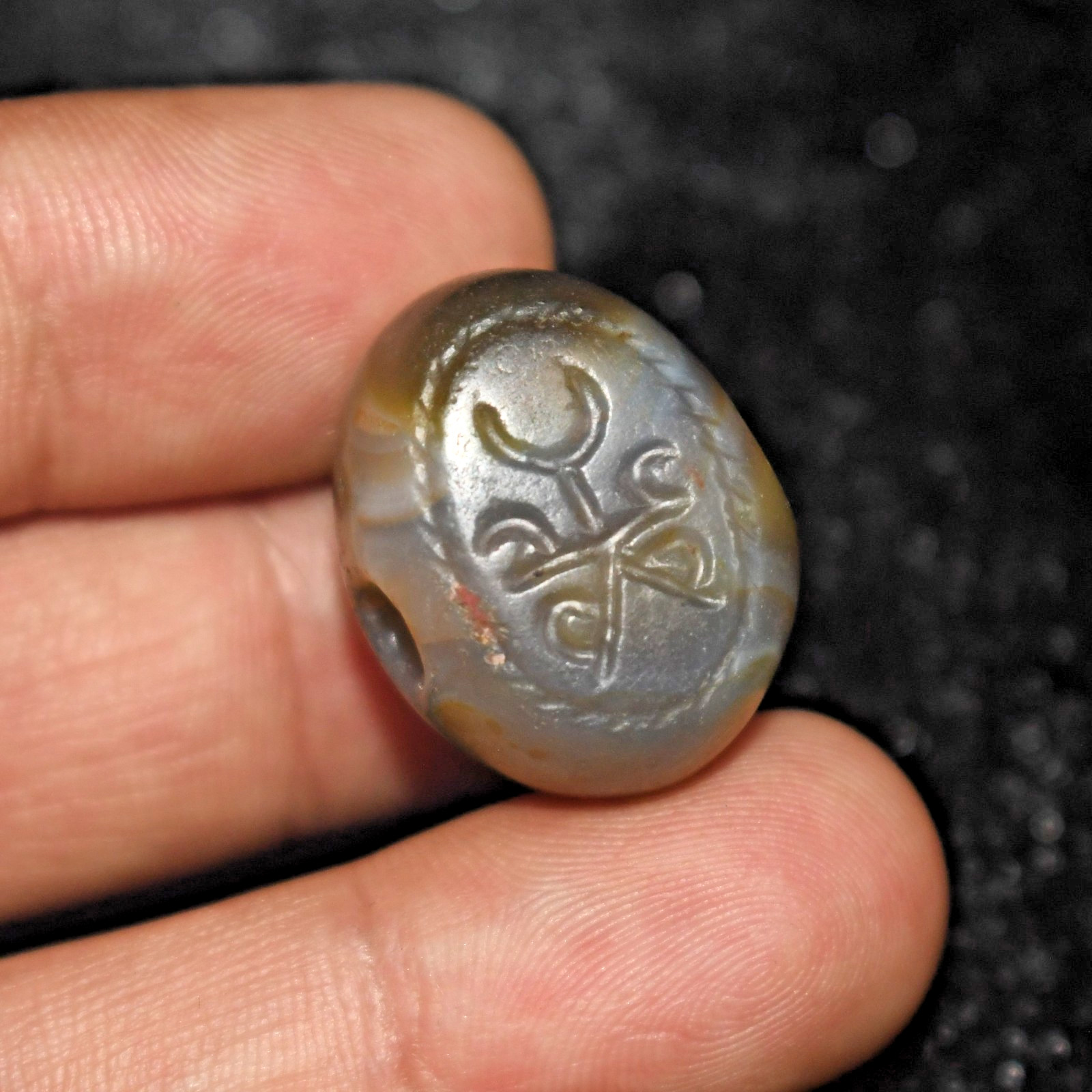 Extremely Rare Ancient Near Eastern Agate Stone Intaglio Seal Bead Extremely Rare Ancient Near Eastern Agate Stone Intaglio Seal Bead