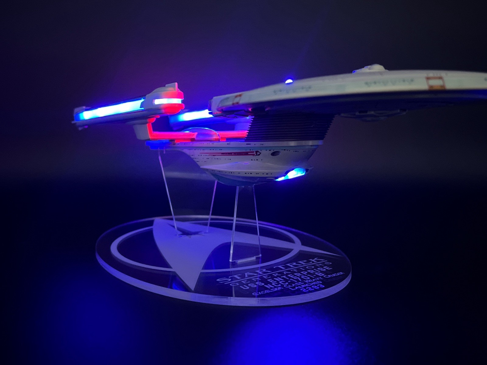 Art Asylum - Diamond Select - Star Trek - Enterprise NCC-1701-B Art Asylum - Diamond Select - Star Trek - Enterprise NCC-1701-B