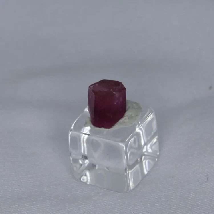 Bixbite(Red Beryl) Crystal Specimen From The Wah Wah Mountains,Utah,USA Bixbite(Red Beryl) Crystal Specimen From The Wah Wah Mountains,Utah,USA