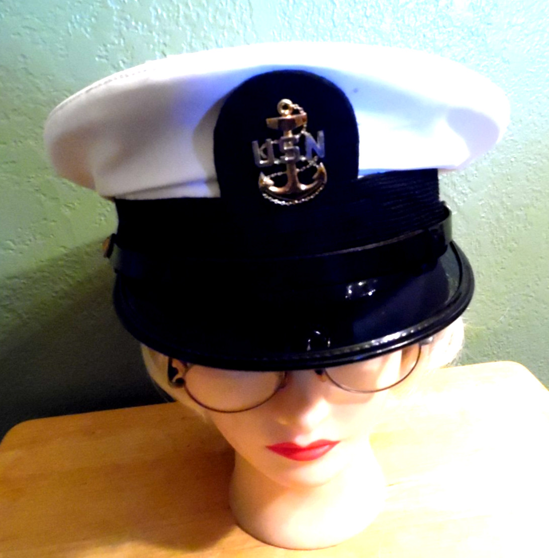VINTAGE U.S. NAVY WHITE SERVICE DRESS CAP W/VISOR SZ 6 7/8 THE WOLBRO CO VINTAGE U.S. NAVY WHITE SERVICE DRESS CAP W/VISOR SZ 6 7/8 THE WOLBRO CO