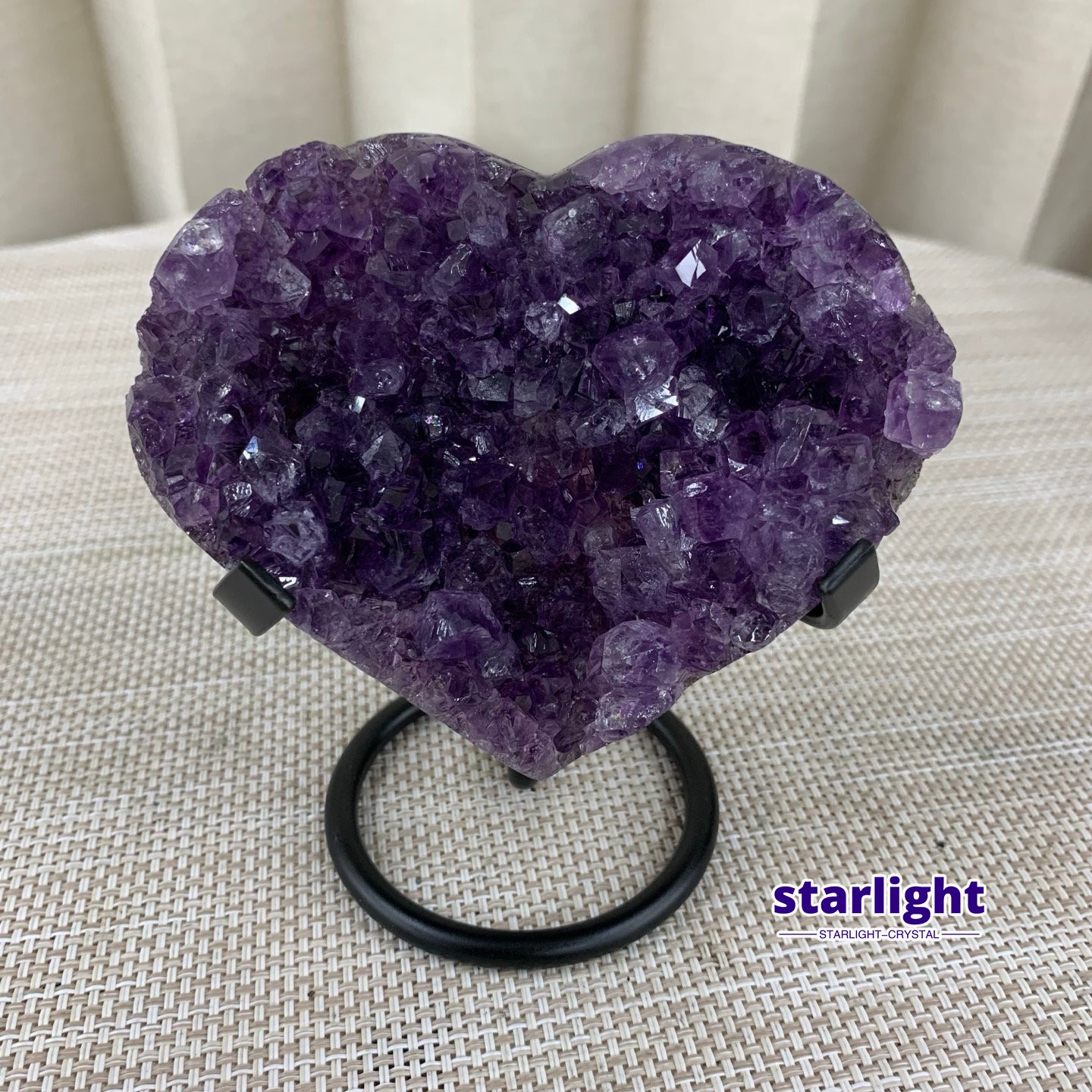 350G Natural Brazilian amethyst hand cut heart-shaped decoratio 350G Natural Brazilian amethyst hand cut heart-shaped decoratio