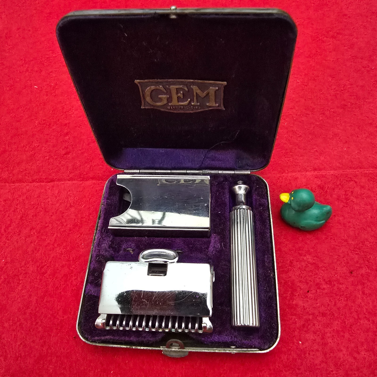 Vintage GEM Model 1912 Safety Razor with Chrome Case (Item #257)