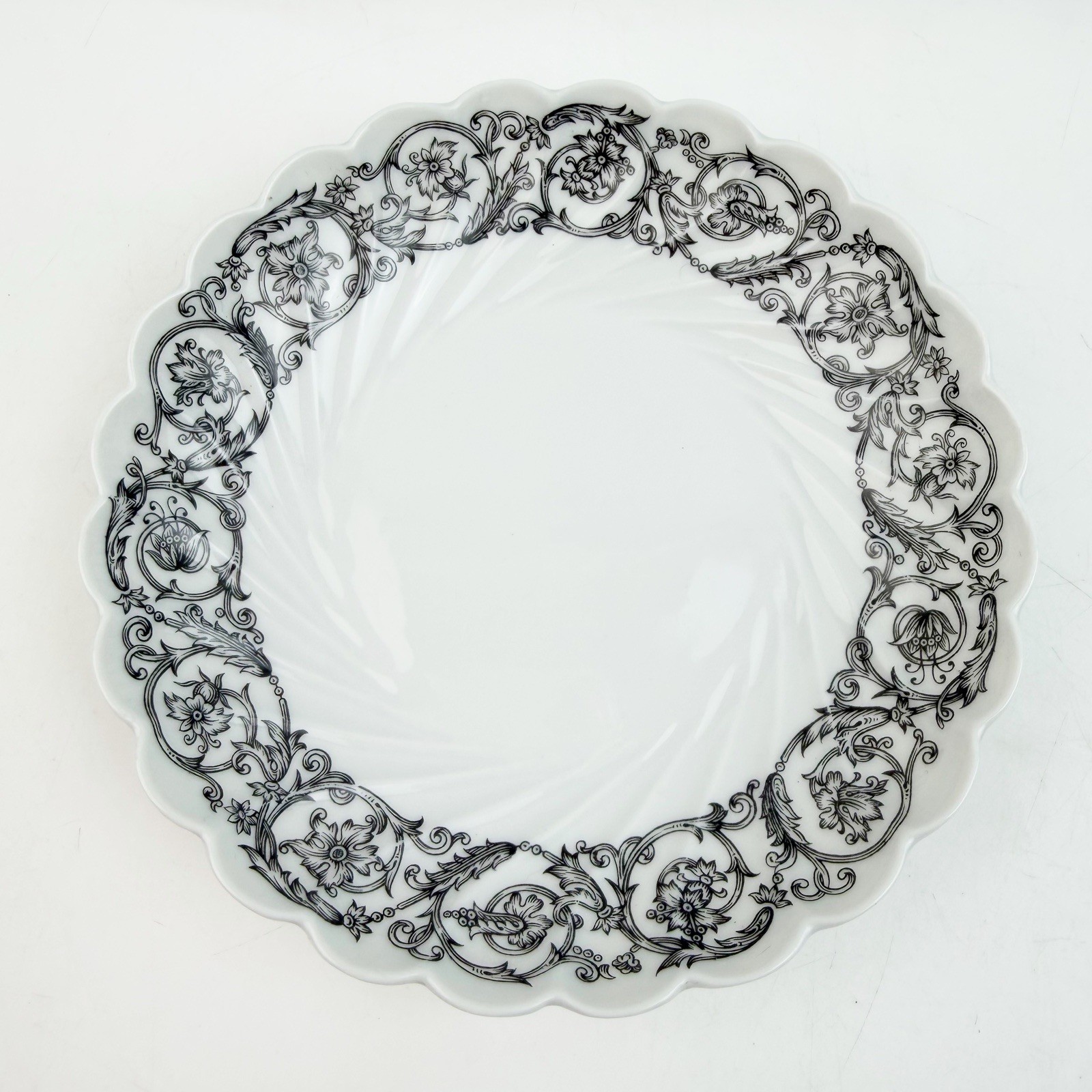 Vtg Haviland Limoges France Scallop Edge Trinket Dish Plate Black Floral 4.75”