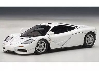 1/43 AutoArt McLaren F1 White Diecast Model 56003 1/43 AutoArt McLaren F1 White Diecast Model 56003
