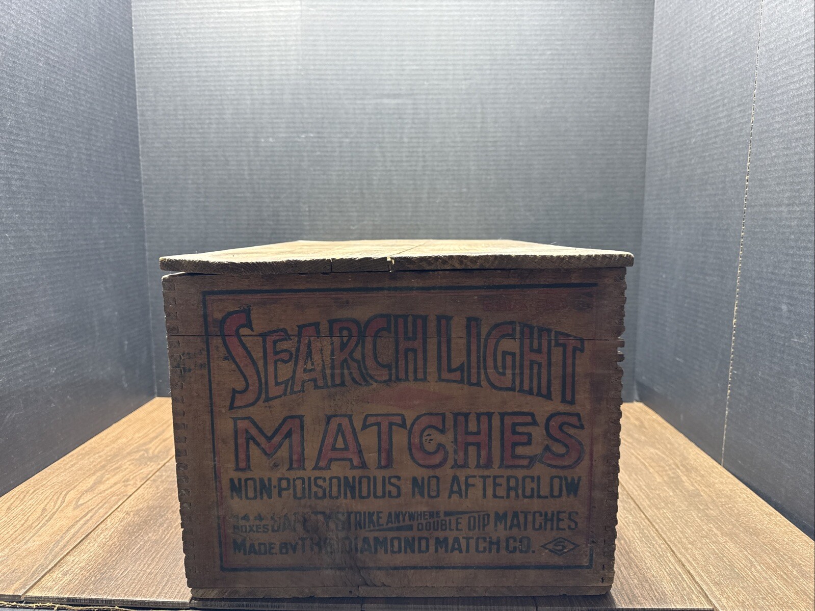 Vintage Search Light Strike Anywhere DIAMOND Matches Wooden Crate Advertising Vintage Search Light Strike Anywhere DIAMOND Matches Wooden Crate Advertising