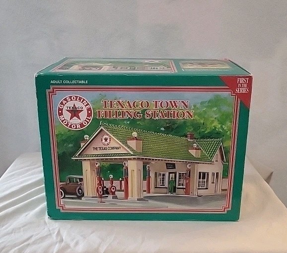 Vintage Texaco Town Filling Station Porcelain Christmas Village Building Boxed Vintage Texaco Town Filling Station Porcelain Christmas Village Building Boxed