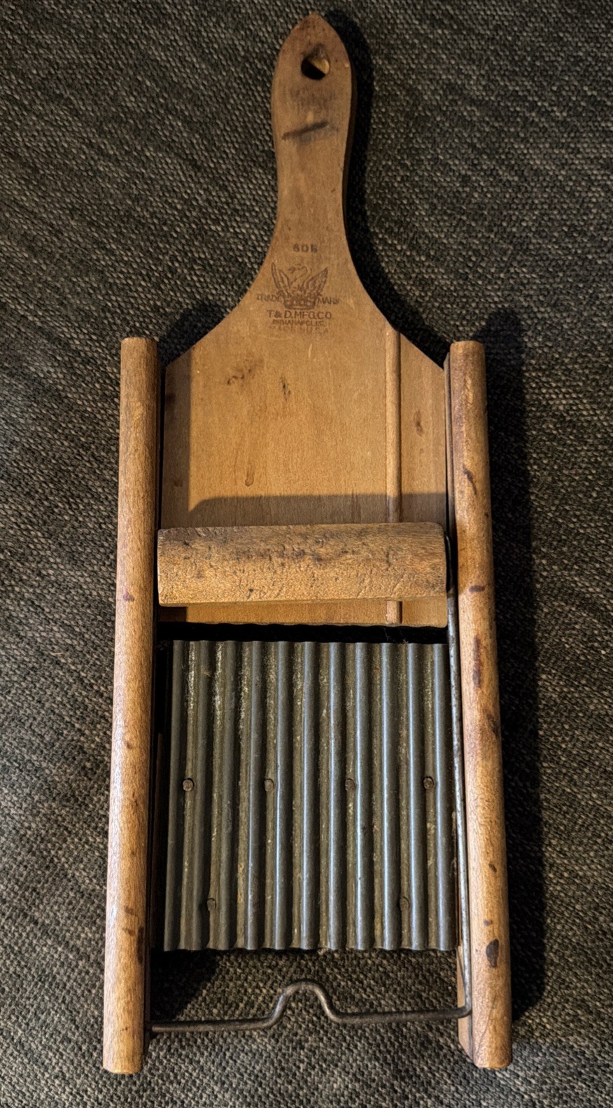 T&D Antique Wooden Vegetable/Cabbage Slicer Wood w/Release T&D Antique Wooden Vegetable/Cabbage Slicer Wood w/Release