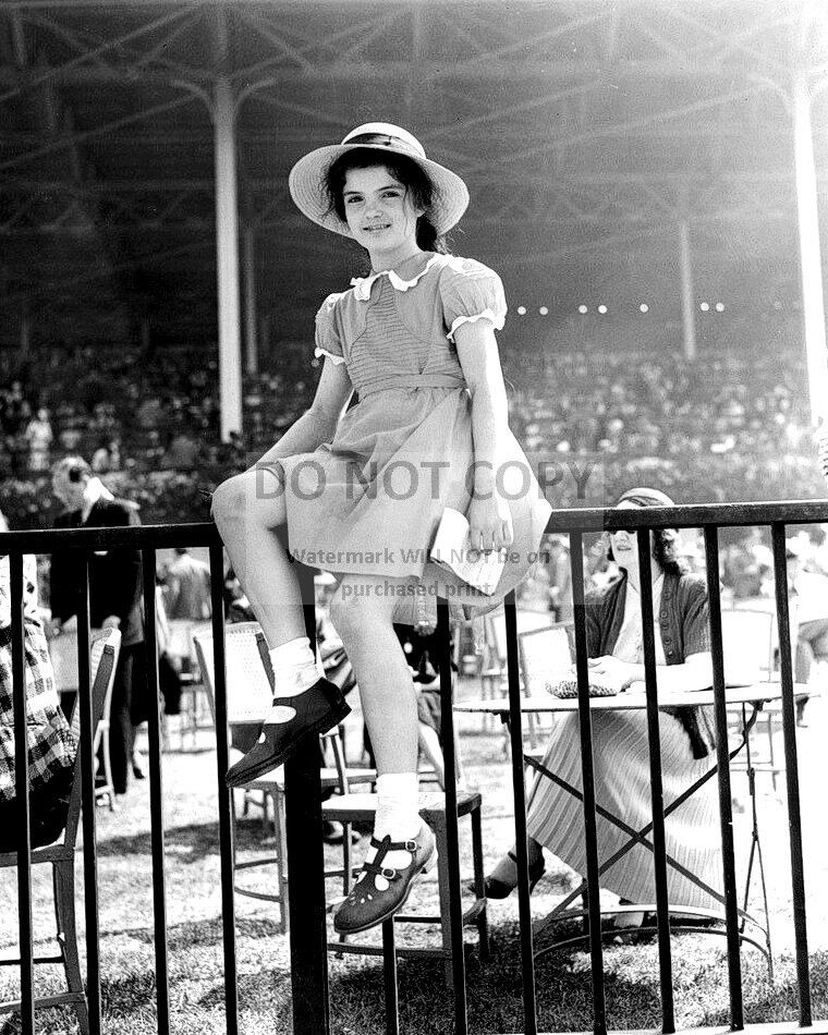 JACQUELINE JACKIE BOUVIER (KENNEDY) AT BELMONT PARK IN 1939  8X10 PHOTO (FB-168)