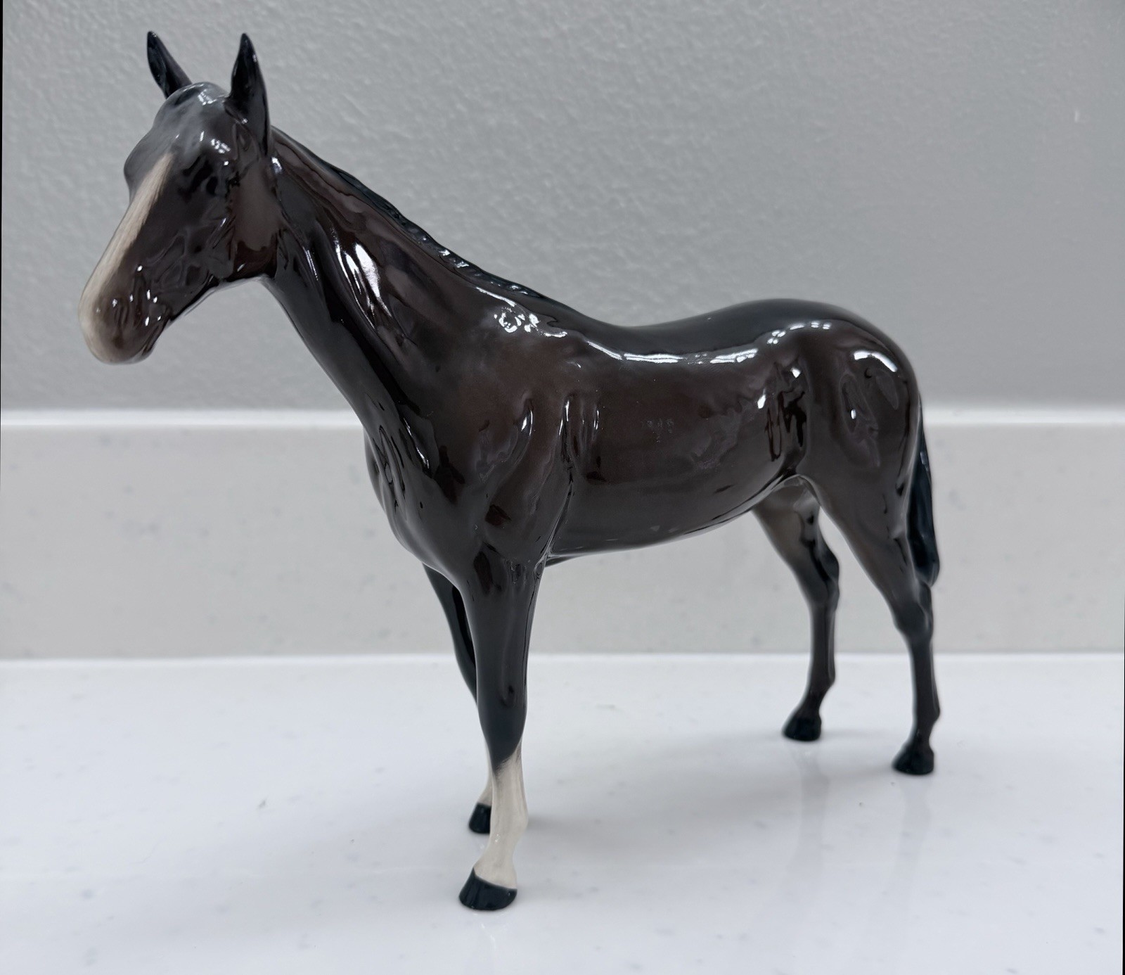 Beswick Porcelain Horse - Glossy Brown 8” X 10” - Excellent Beswick Porcelain Horse - Glossy Brown 8” X 10” - Excellent