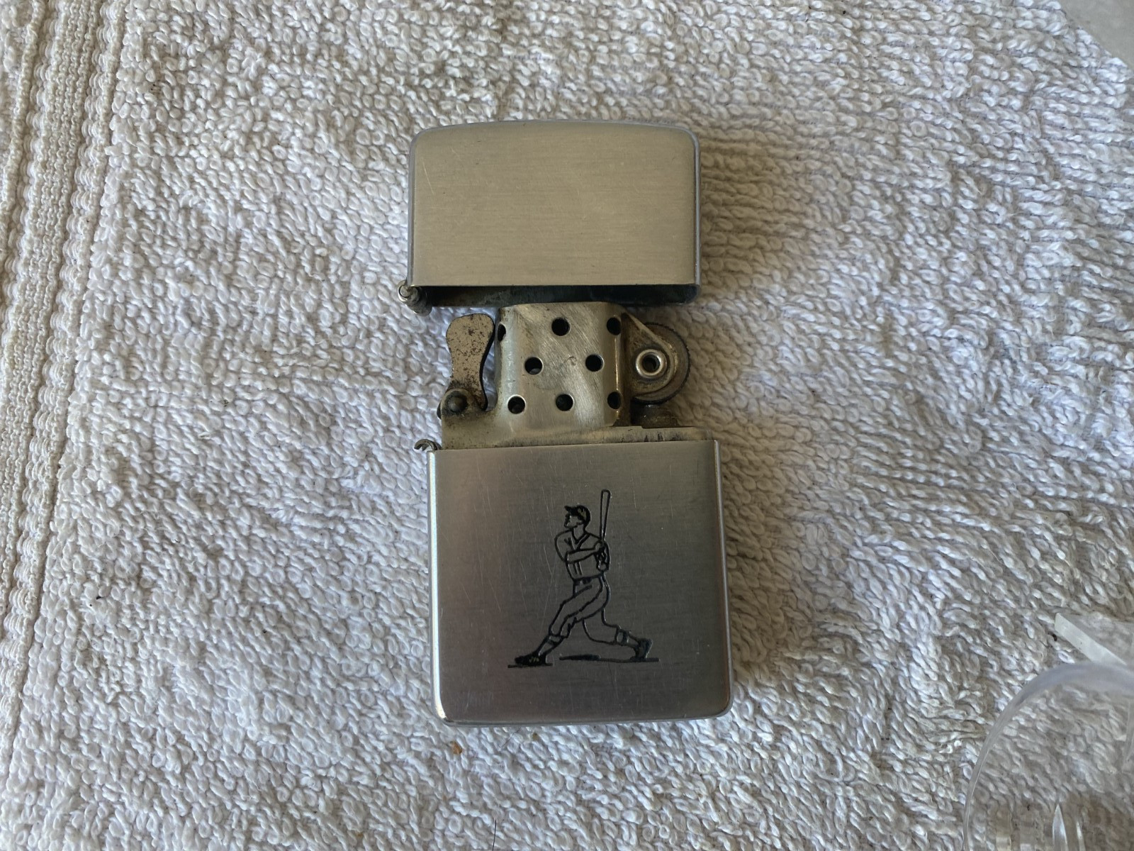Vintage zippo lighters PAT 2032695 Vintage zippo lighters PAT 2032695