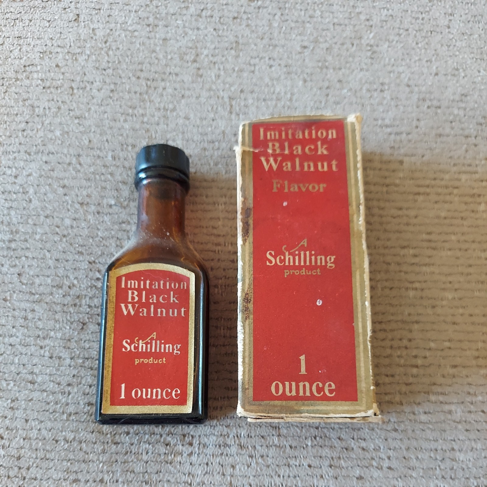  Vintage 1930s Shillings Brand Black Walnut Extract Bottle and Box Very Rare
