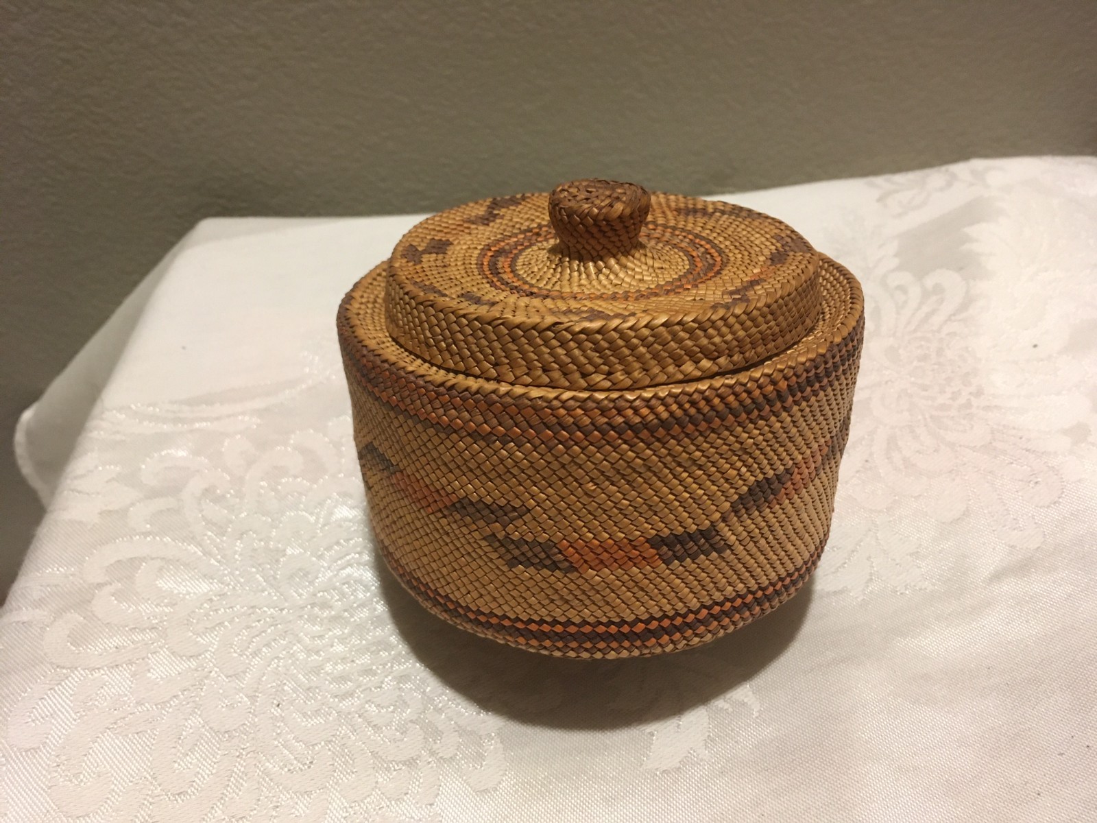 Antique Nootka / Makah Trinket Basket with Lid 4.0" x 2.5" Antique Nootka / Makah Trinket Basket with Lid 4.0" x 2.5"