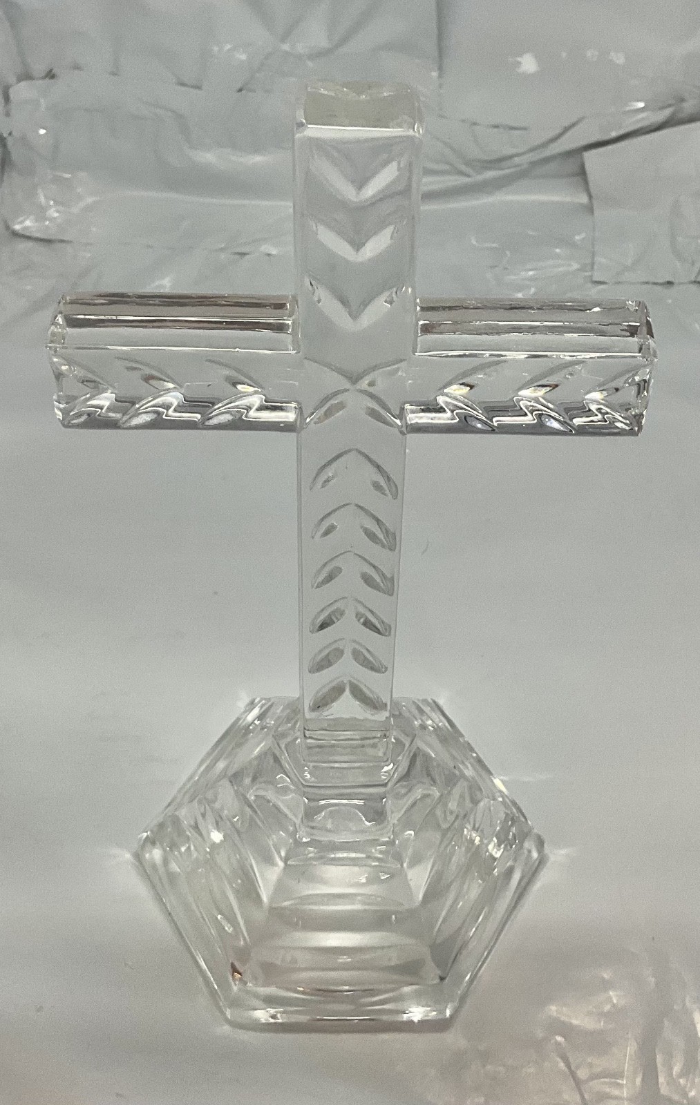 CRYSTAL GORGEOUS IMPERIAL STANDING CROSS, Cut Crystal, 8” x 4” Cross is Signed. CRYSTAL GORGEOUS IMPERIAL STANDING CROSS, Cut Crystal, 8” x 4” Cross is Signed.