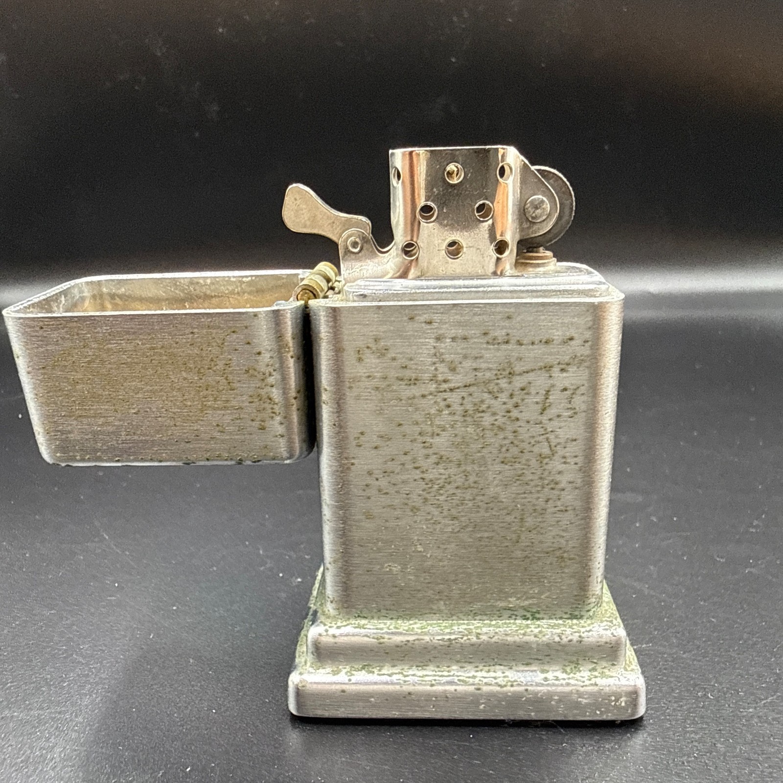 Vintage Zippo Barcroft Table Lighter 4th Model Vintage Zippo Barcroft Table Lighter 4th Model