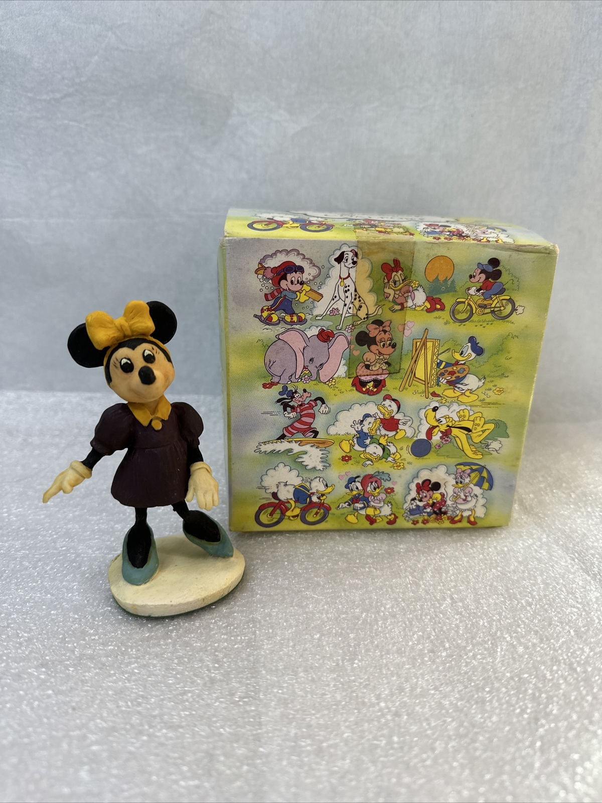 Minnie Mouse Figurines Coalport Staffordshire Disney Fine Art England 2 Minnie Mouse Figurines Coalport Staffordshire Disney Fine Art England 2