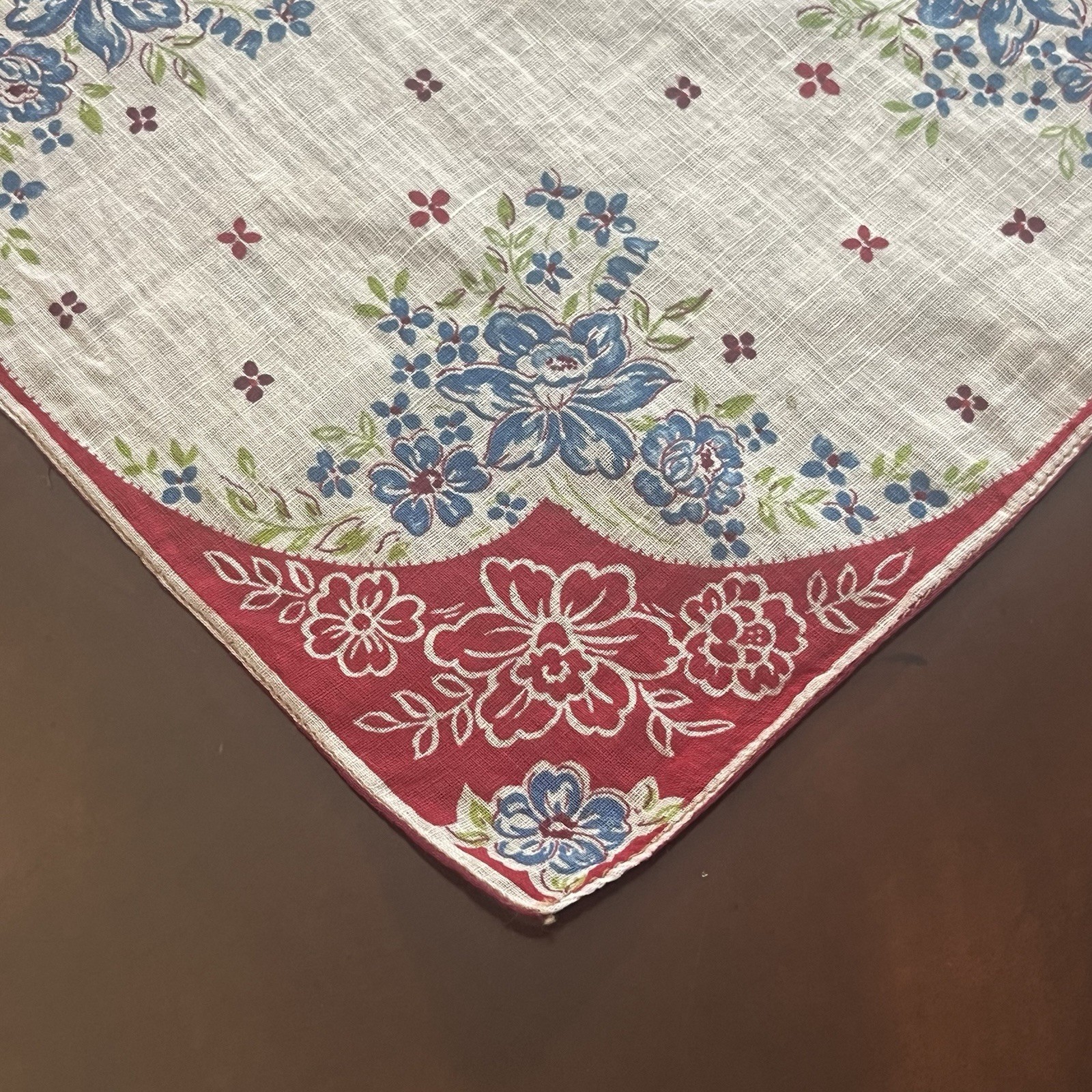 VTG Hankie Floral Red White Blue Cotton Quatrefoil Print  10"