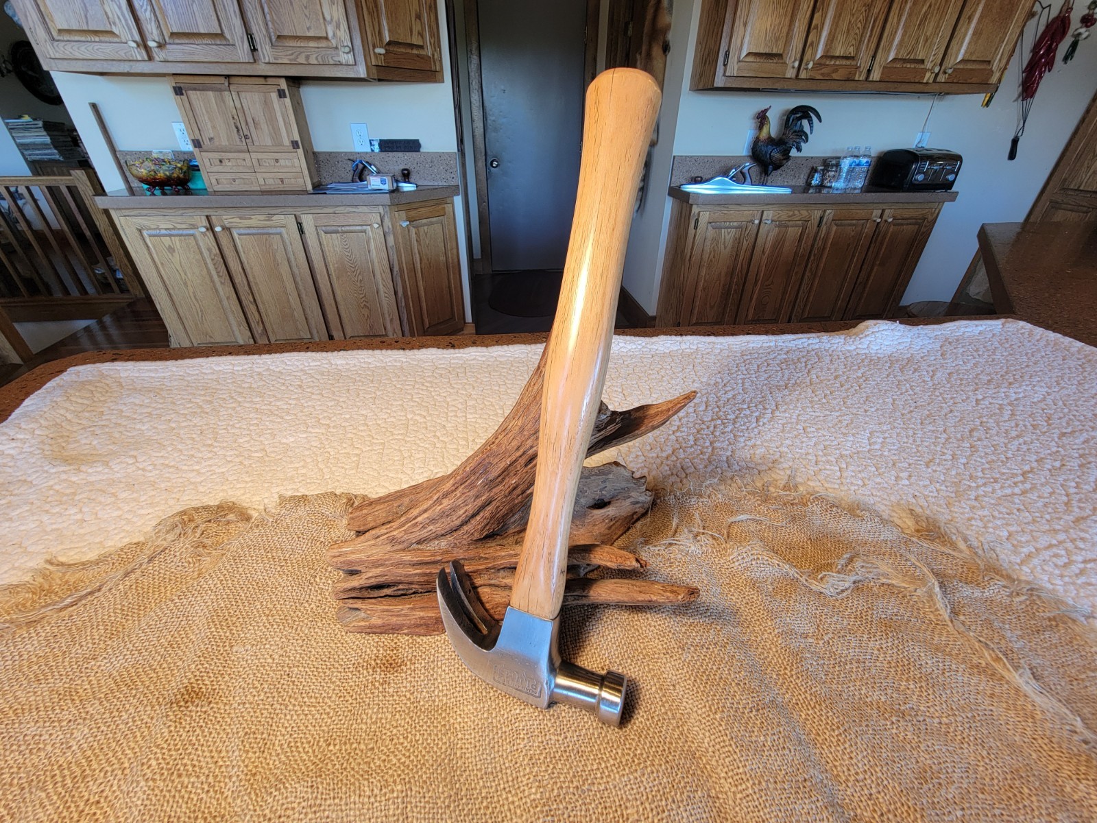 VINTAGE ANTIQUE GENUINE PLUMB CURVED CLAW HAMMER 16 Oz
