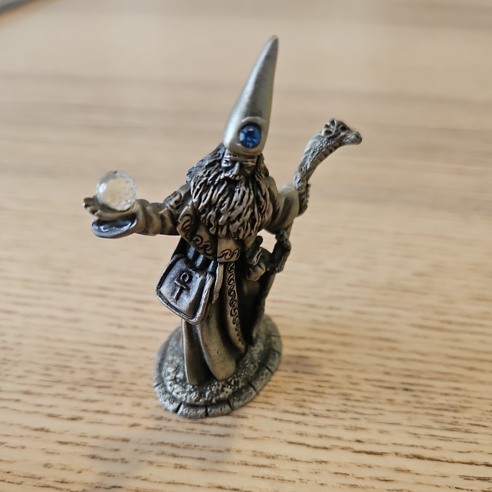 Vintage 1988 Hudson Fine Pewter #4673 Wizard Figurine with Gem. Vintage 1988 Hudson Fine Pewter #4673 Wizard Figurine with Gem.