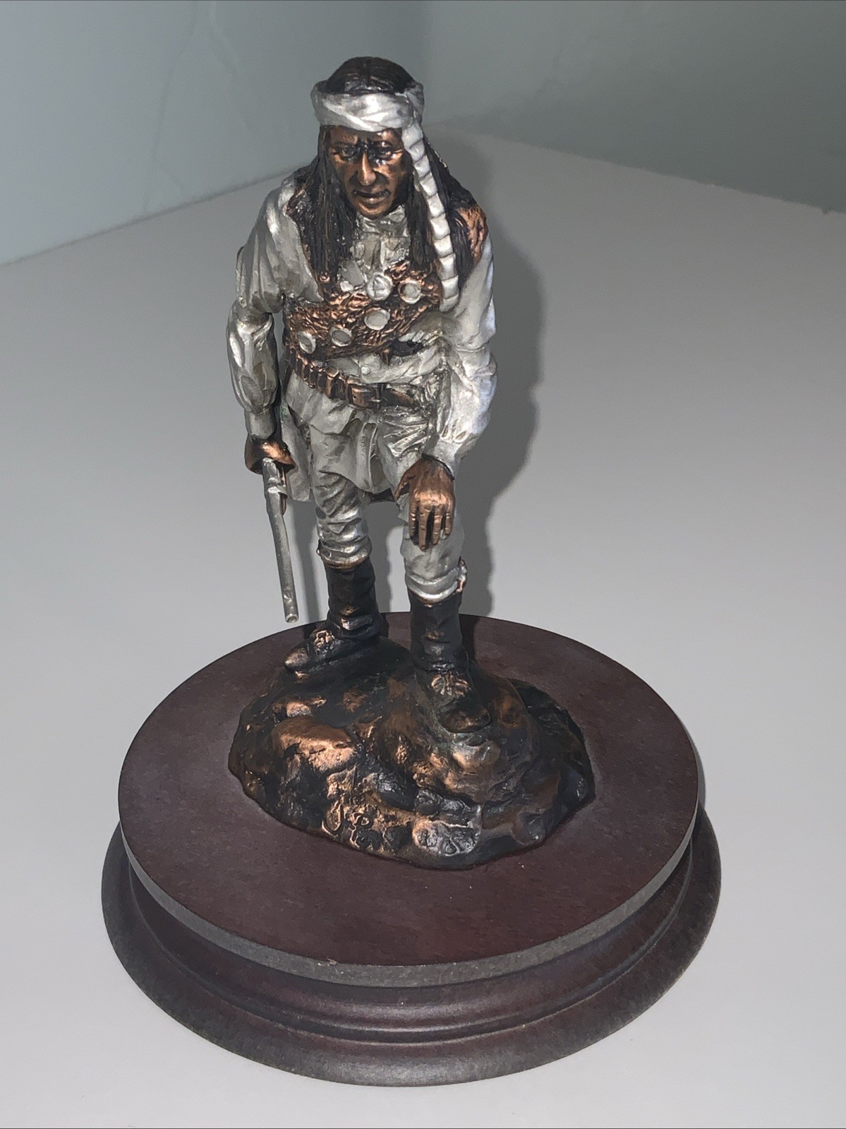 Legends Bronze Sculpture By James Ponter “Apache Scout” 1988 #366/1250 Legends Bronze Sculpture By James Ponter “Apache Scout” 1988 #366/1250