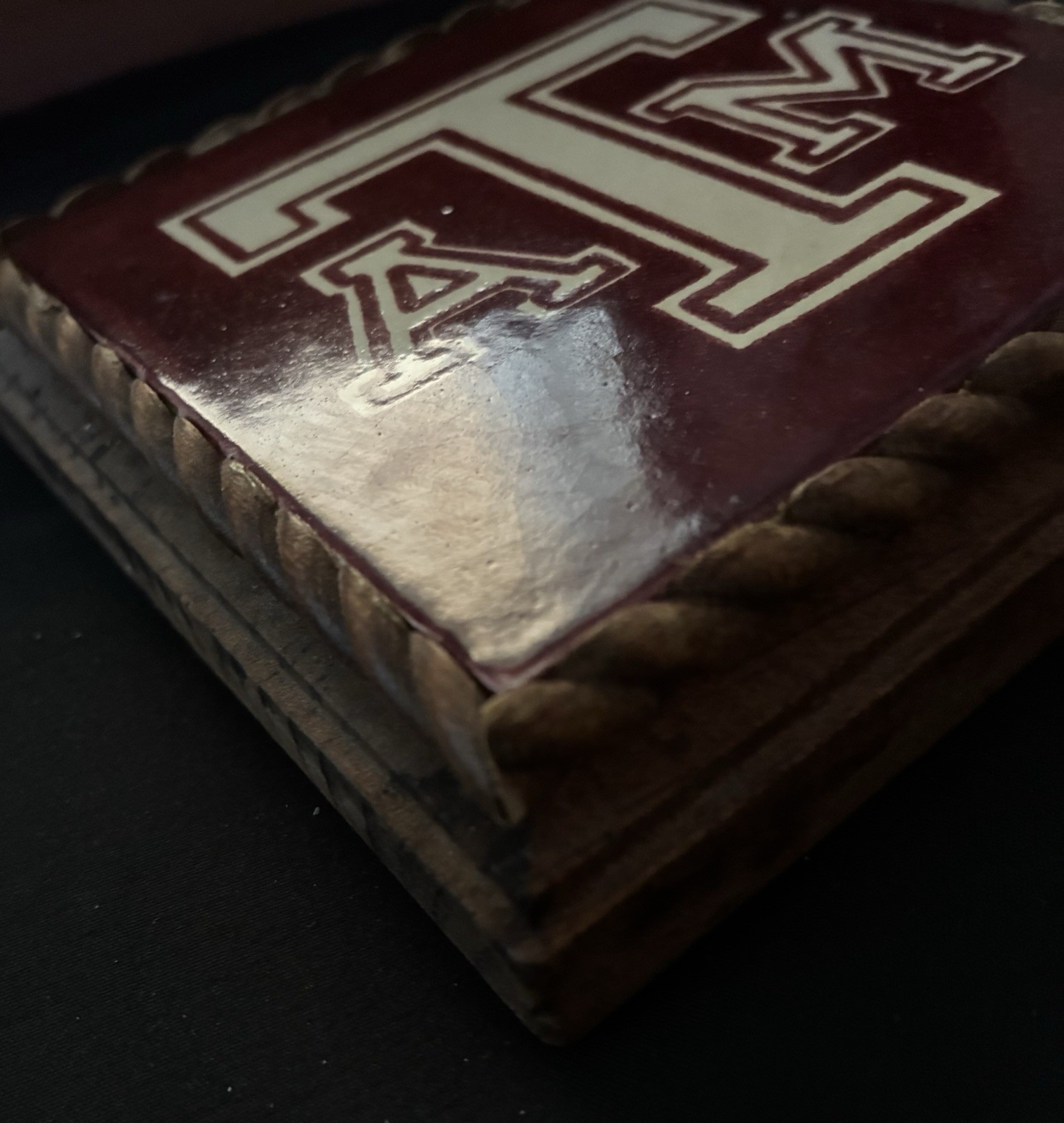 Texas A&M Paperweight Trivet Or?4x4 Ceramic Tile W/Wood Base 👍🏻 Gig’em AGGIES