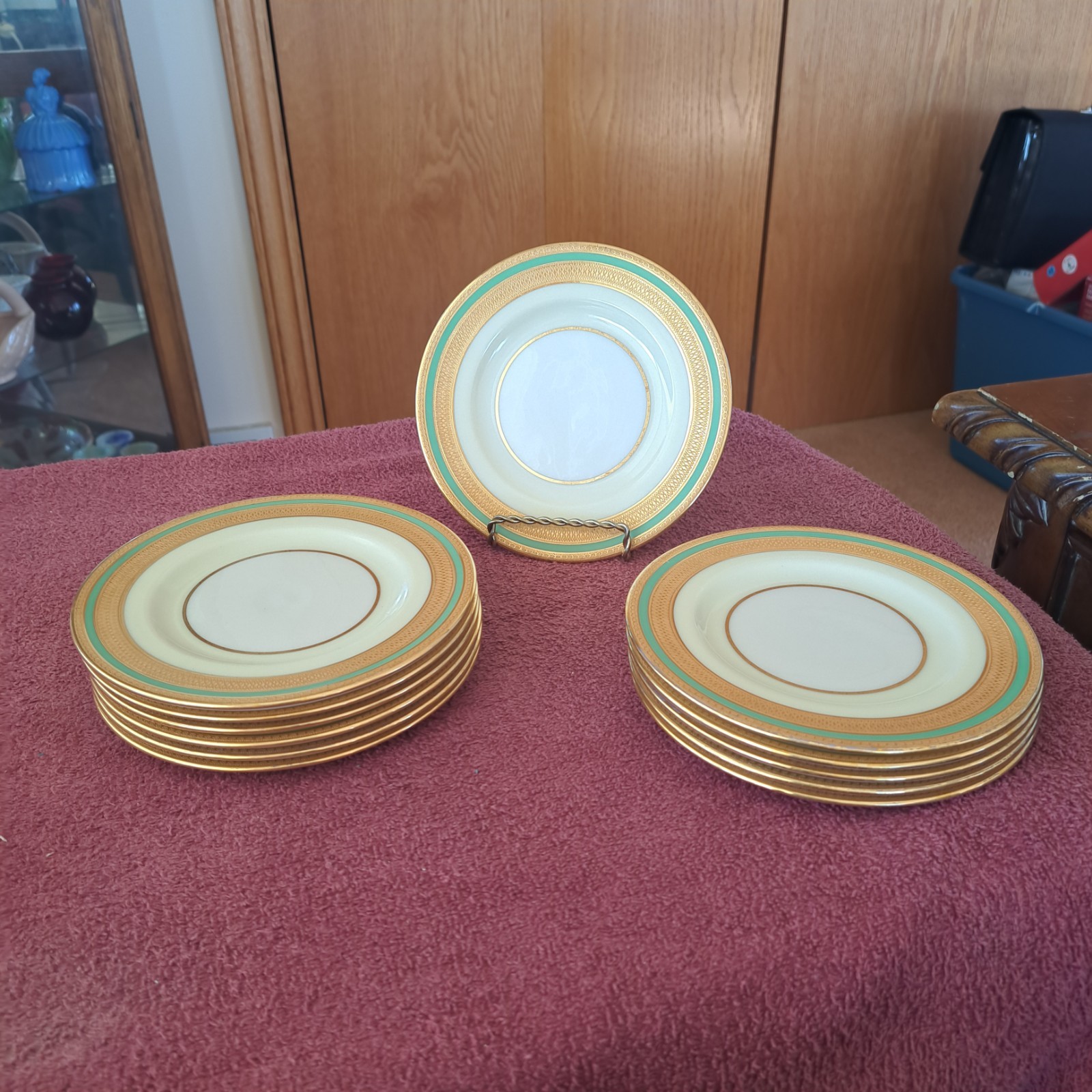 Lenox L.B. King & Company Detroit, Mi. 12 Heavy Gold & Green Dessert Plates Lenox L.B. King & Company Detroit, Mi. 12 Heavy Gold & Green Dessert Plates