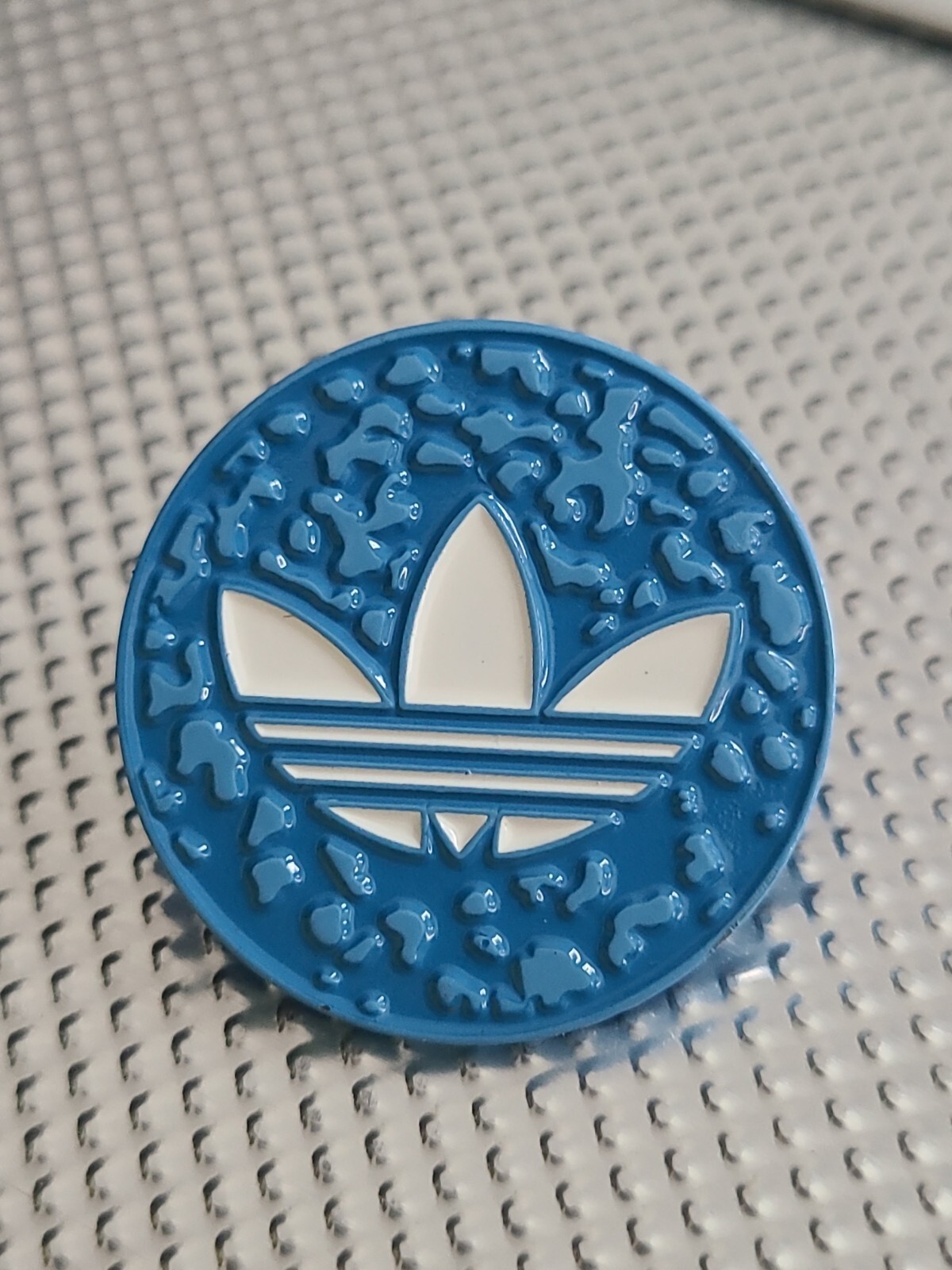 Adidas Originals Pin Trefoil Logo Blue Adidas Originals Pin Trefoil Logo Blue