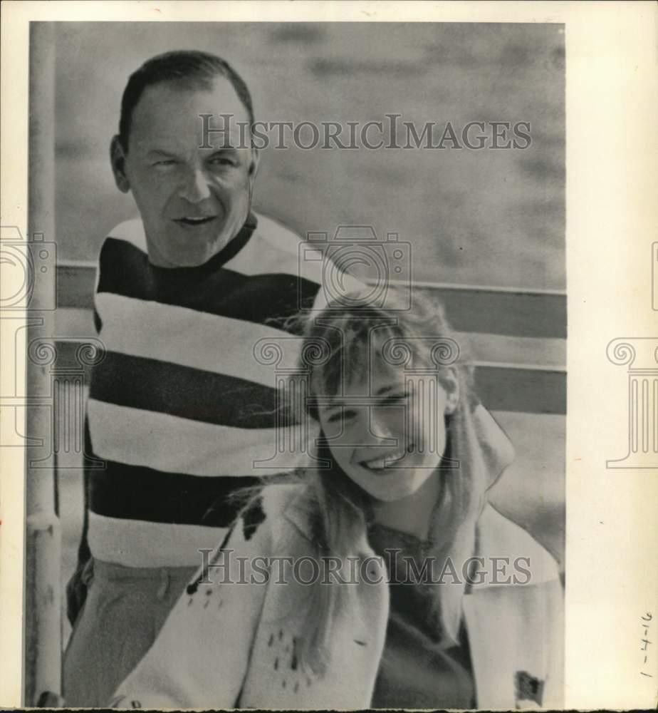 1966 Press Photo Singer and actor Frank Sinatra and his young fiancee Mia Farrow 1966 Press Photo Singer and actor Frank Sinatra and his young fiancee Mia Farrow