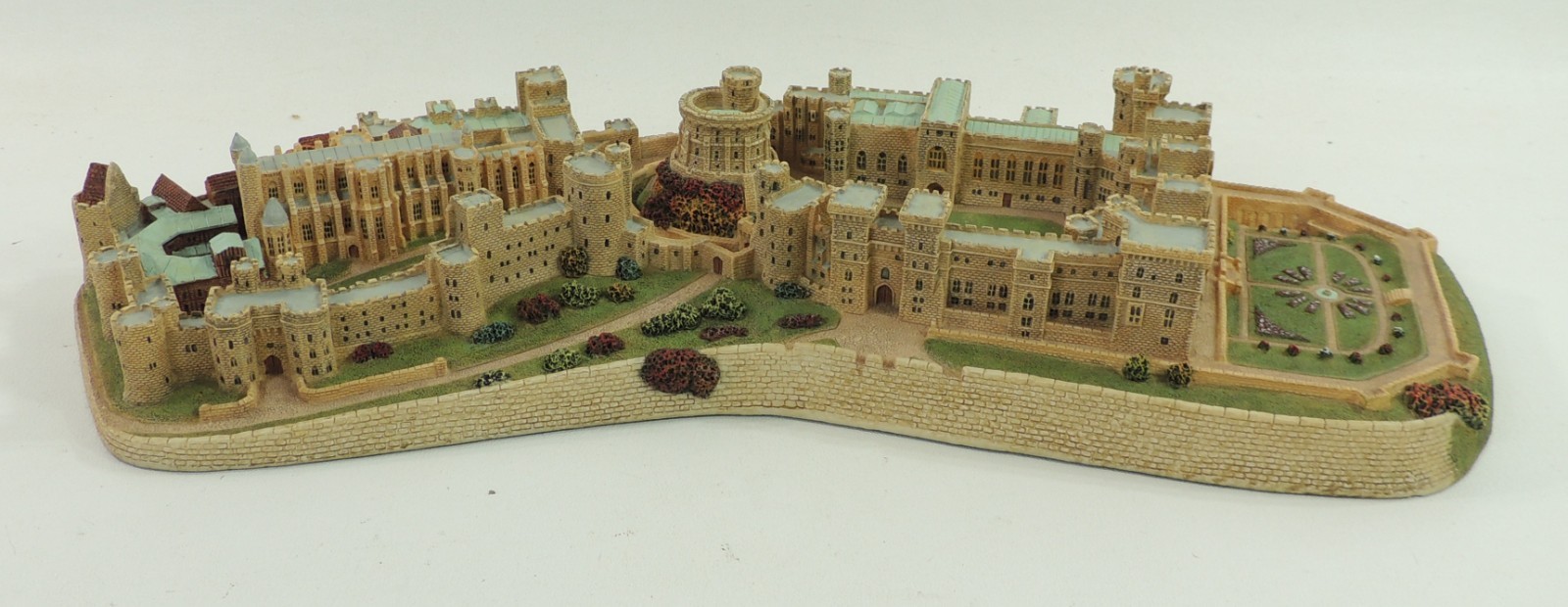 Windsor Castle Sculpture by Danbury Mint British Monarchy Collection Missing Box Windsor Castle Sculpture by Danbury Mint British Monarchy Collection Missing Box