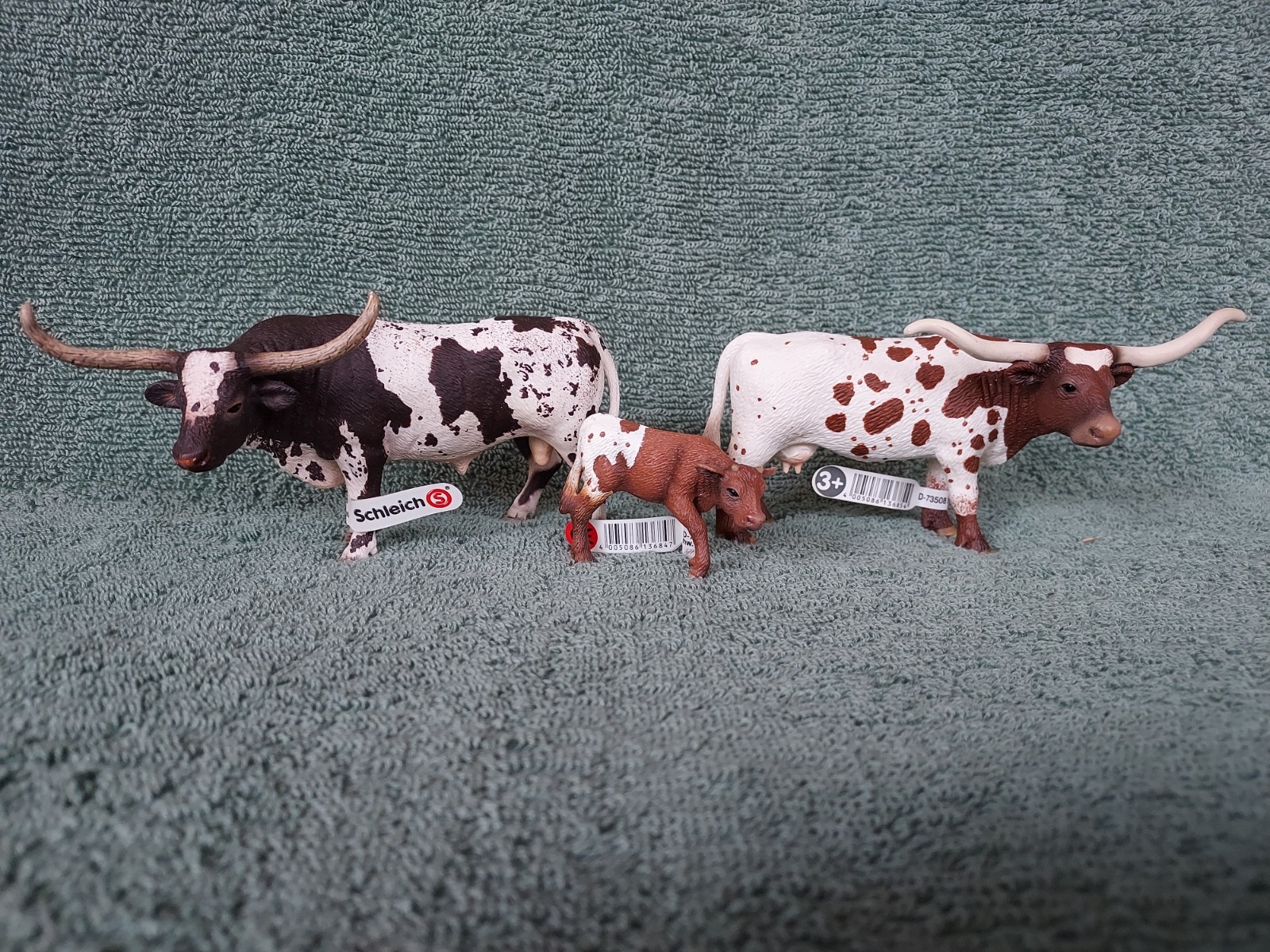 Rare Retired Schleich Longhorn Bull, Cow & Calf w/tags 13721, 13684, 13685 Rare Retired Schleich Longhorn Bull, Cow & Calf w/tags 13721, 13684, 13685