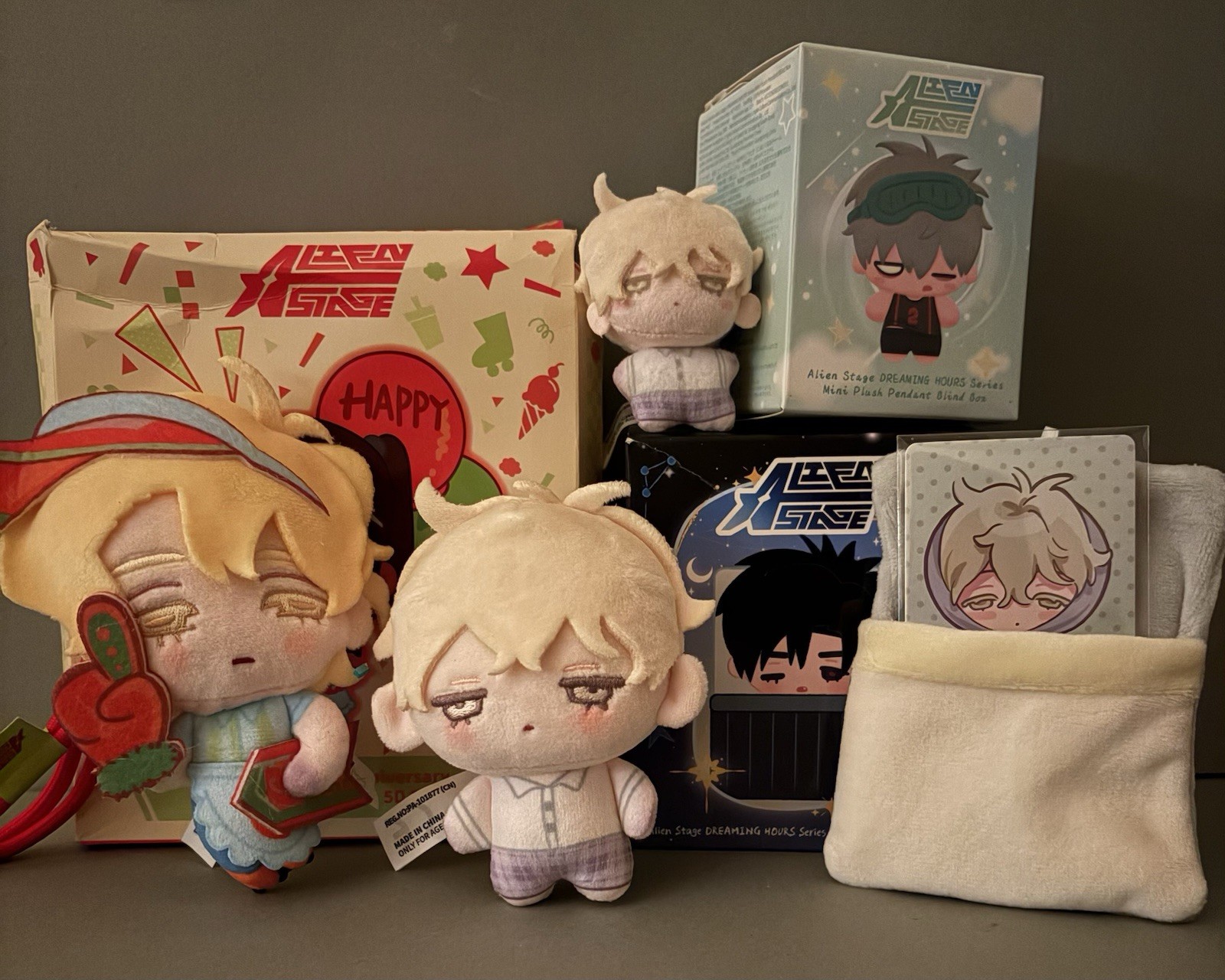 New Official Alien Stage Merchandise Lot 4th Anniversary Limited Edition Luka New Official Alien Stage Merchandise Lot 4th Anniversary Limited Edition Luka