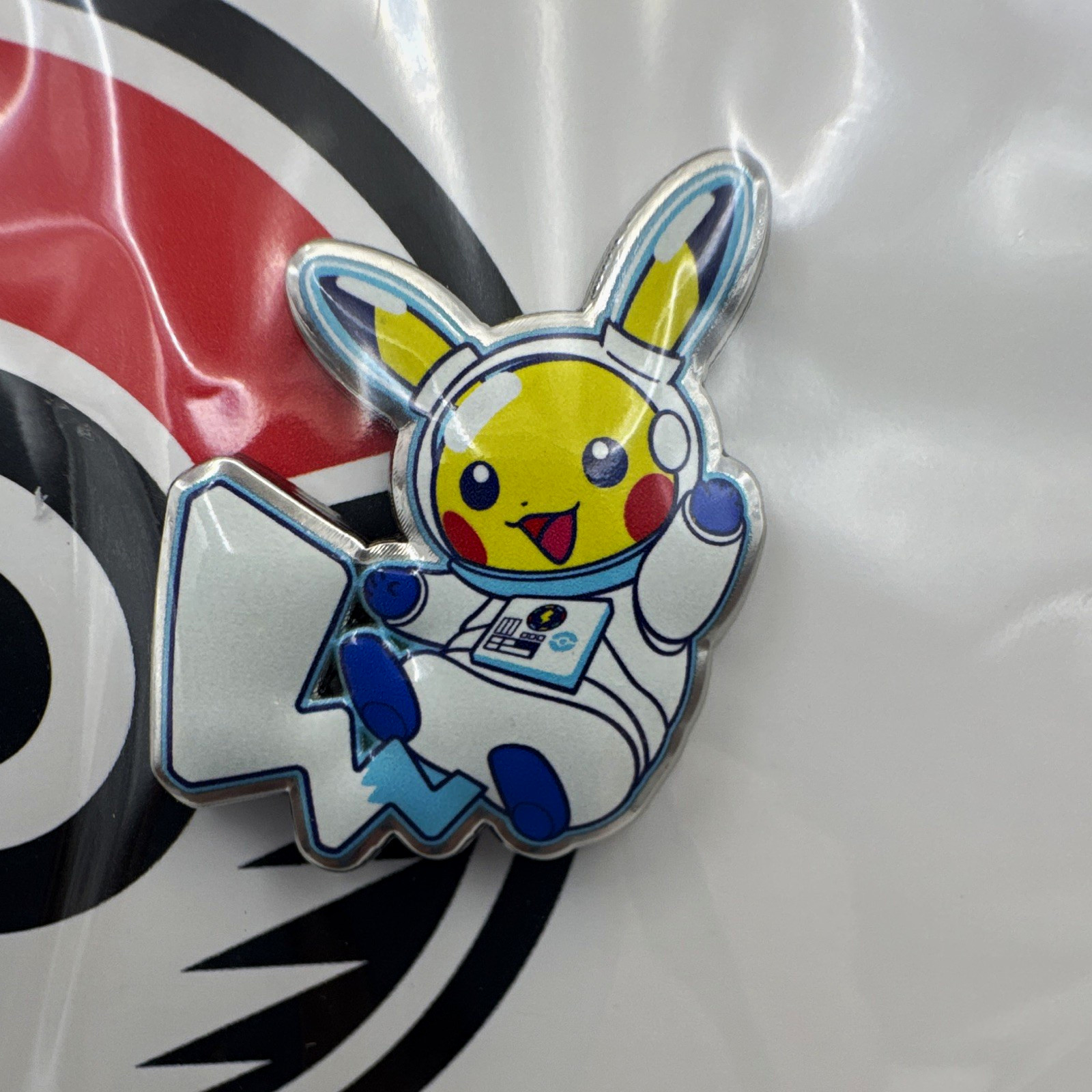 Pokémon Center x ESA Astronaut Pikachu Pin Pokémon Center x ESA Astronaut Pikachu Pin